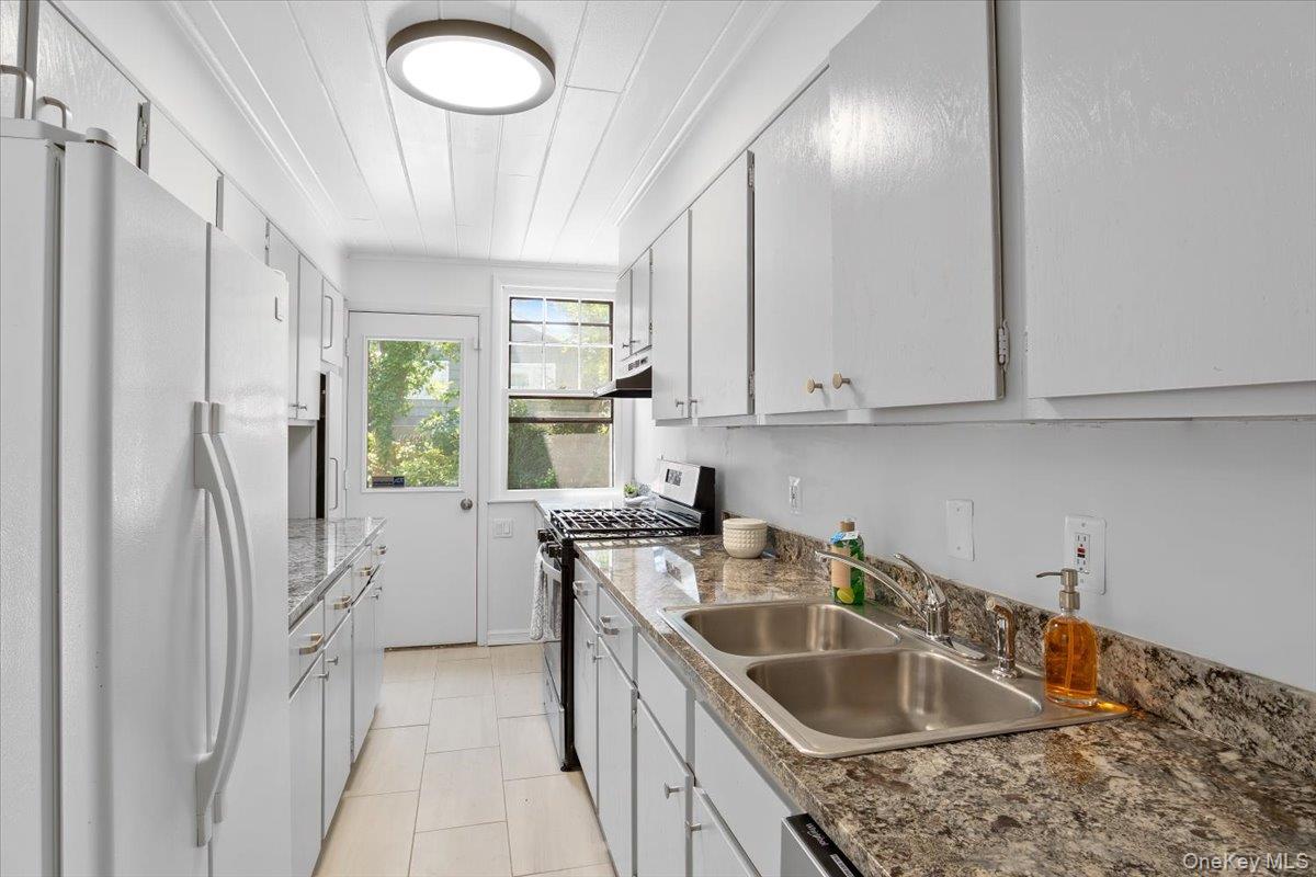 #11 photo, 13 Potters Court, ナッソー郡 Great Neck , NY 11024