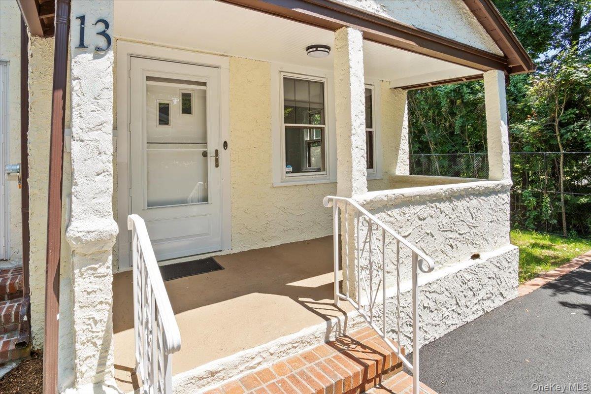 #3 photo, 13 Potters Court, ナッソー郡 Great Neck , NY 11024