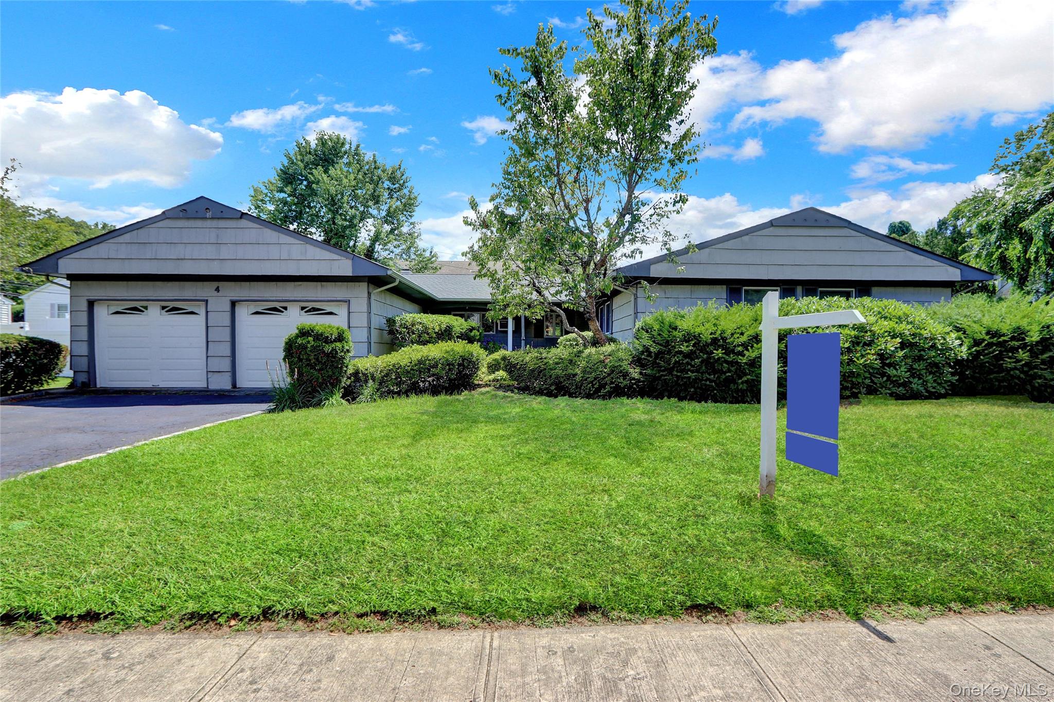 #2 photo, 4 Tulip Grove Drive, 東長島 Lake Grove , NY 11755