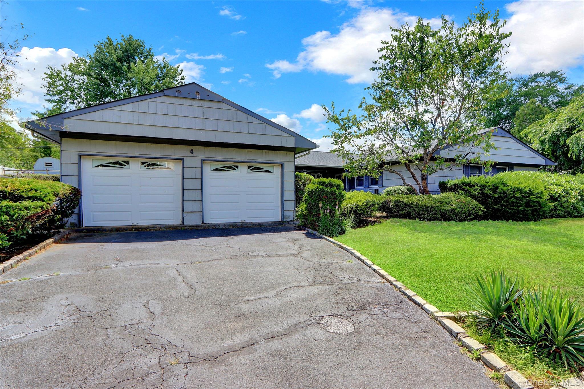 #3 photo, 4 Tulip Grove Drive, 東長島 Lake Grove , NY 11755