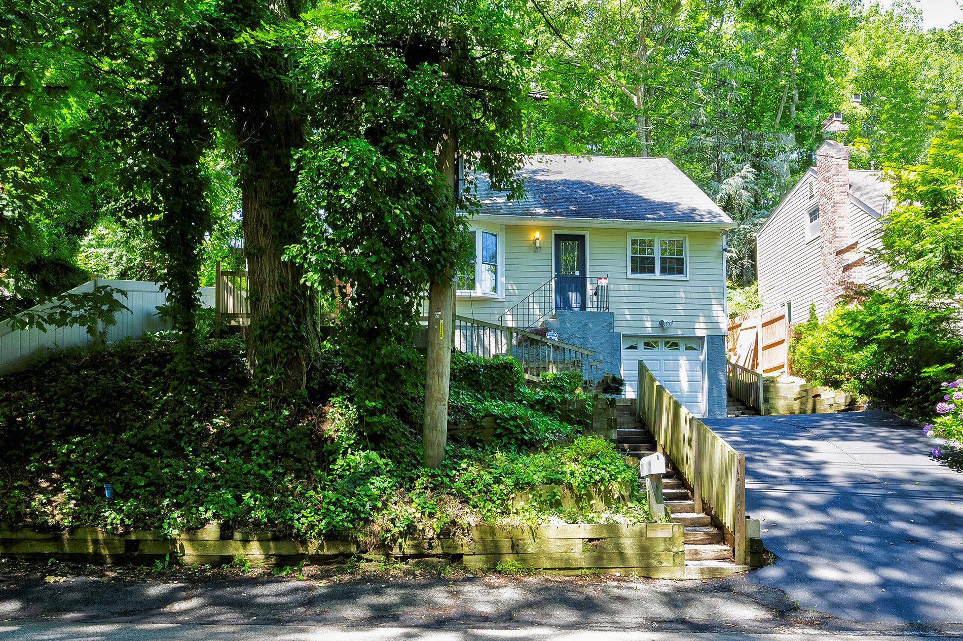 #1 photo, 107 Norwood Avenue, Northport , NY 11768