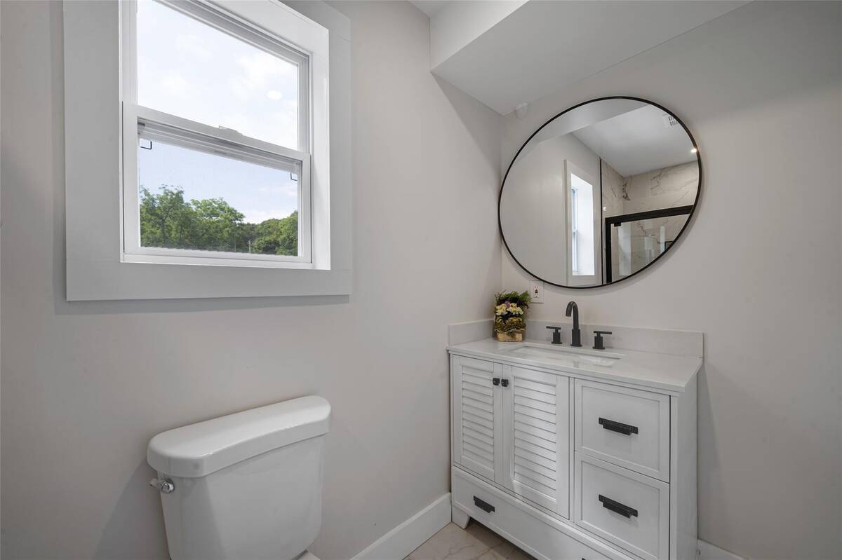 #11 photo, 390 E Main Street, Centerport , NY 11721