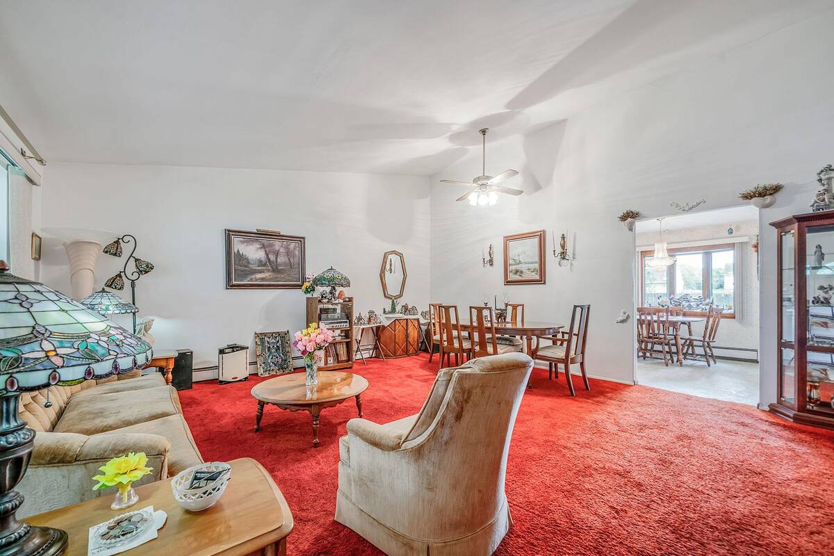 #10 photo, 9 Fenwick Avenue, サフォーク郡 Farmingville , NY 11738