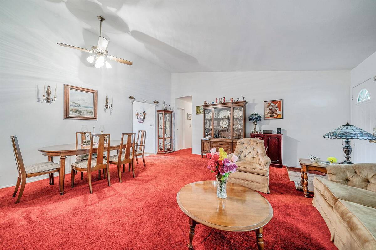 #12 photo, 9 Fenwick Avenue, サフォーク郡 Farmingville , NY 11738