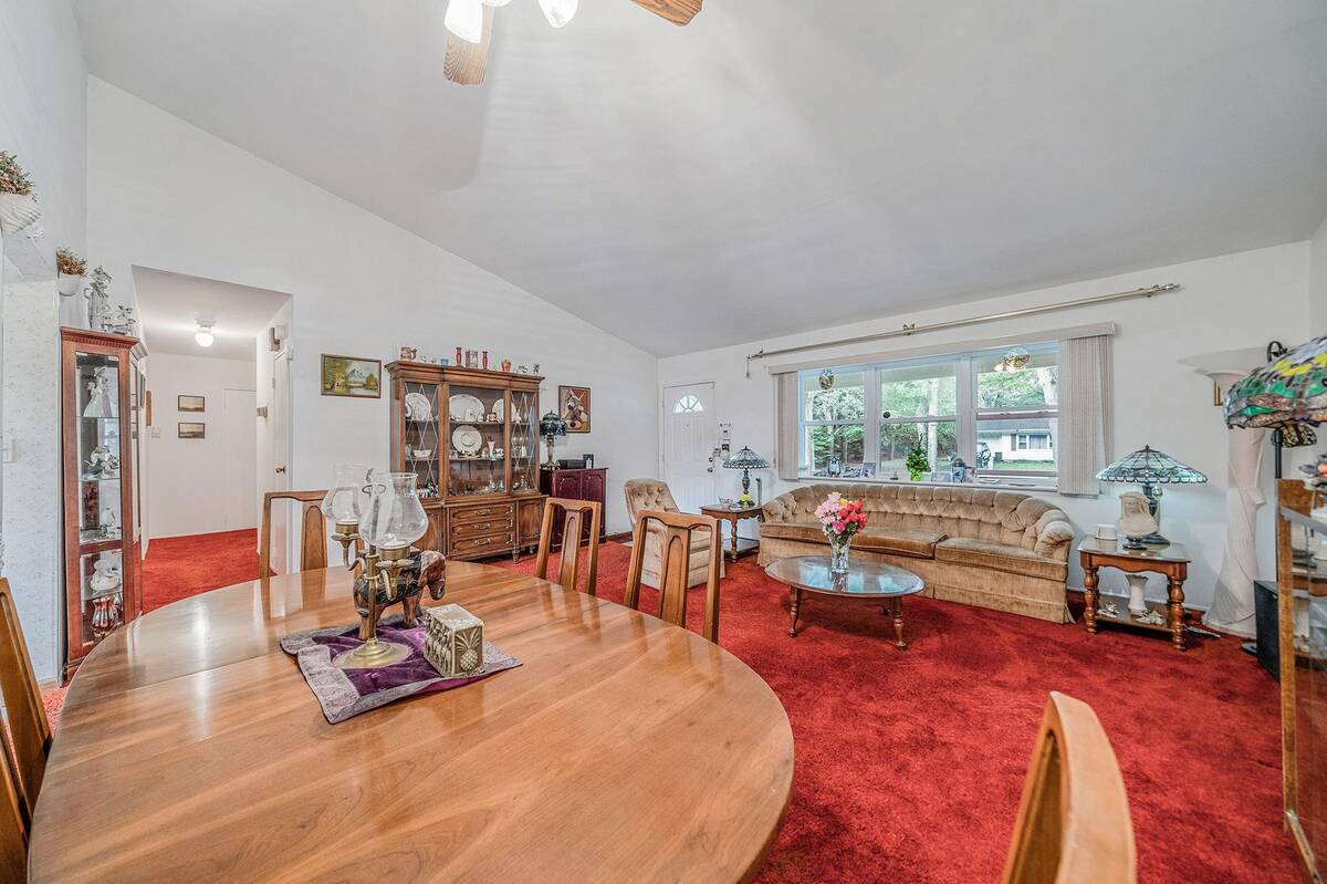 #13 photo, 9 Fenwick Avenue, サフォーク郡 Farmingville , NY 11738