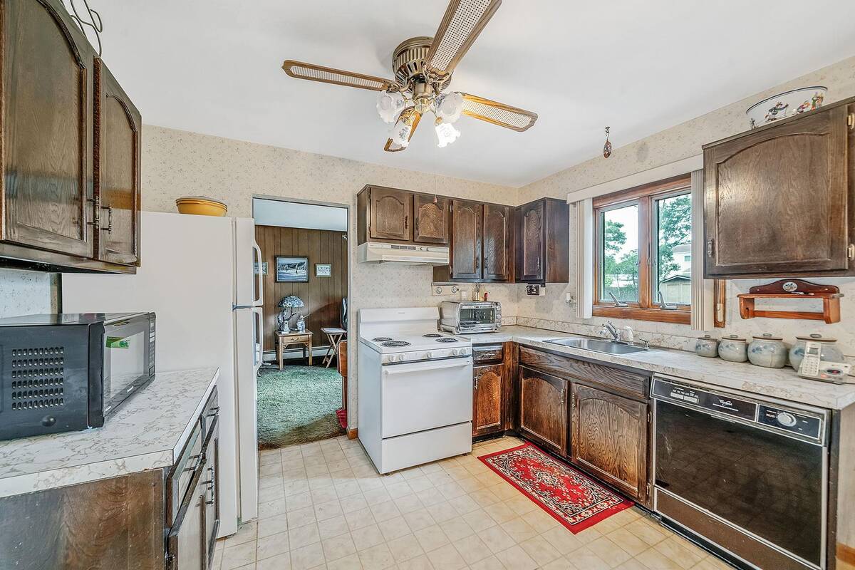 #16 photo, 9 Fenwick Avenue, サフォーク郡 Farmingville , NY 11738