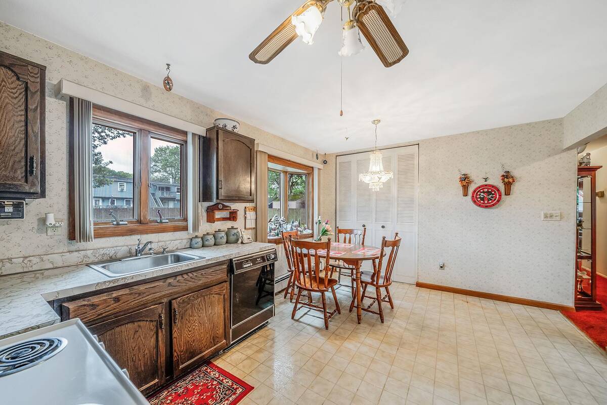 #17 photo, 9 Fenwick Avenue, サフォーク郡 Farmingville , NY 11738