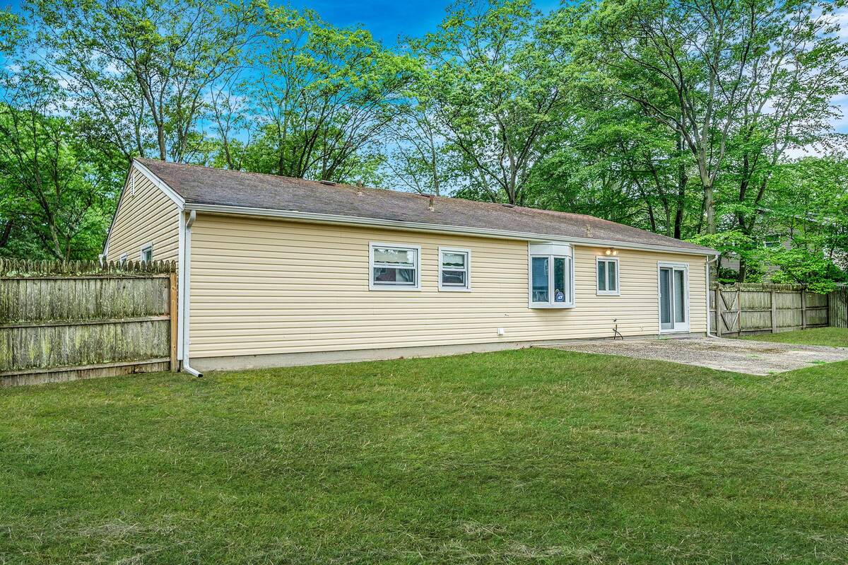 #6 photo, 9 Fenwick Avenue, サフォーク郡 Farmingville , NY 11738