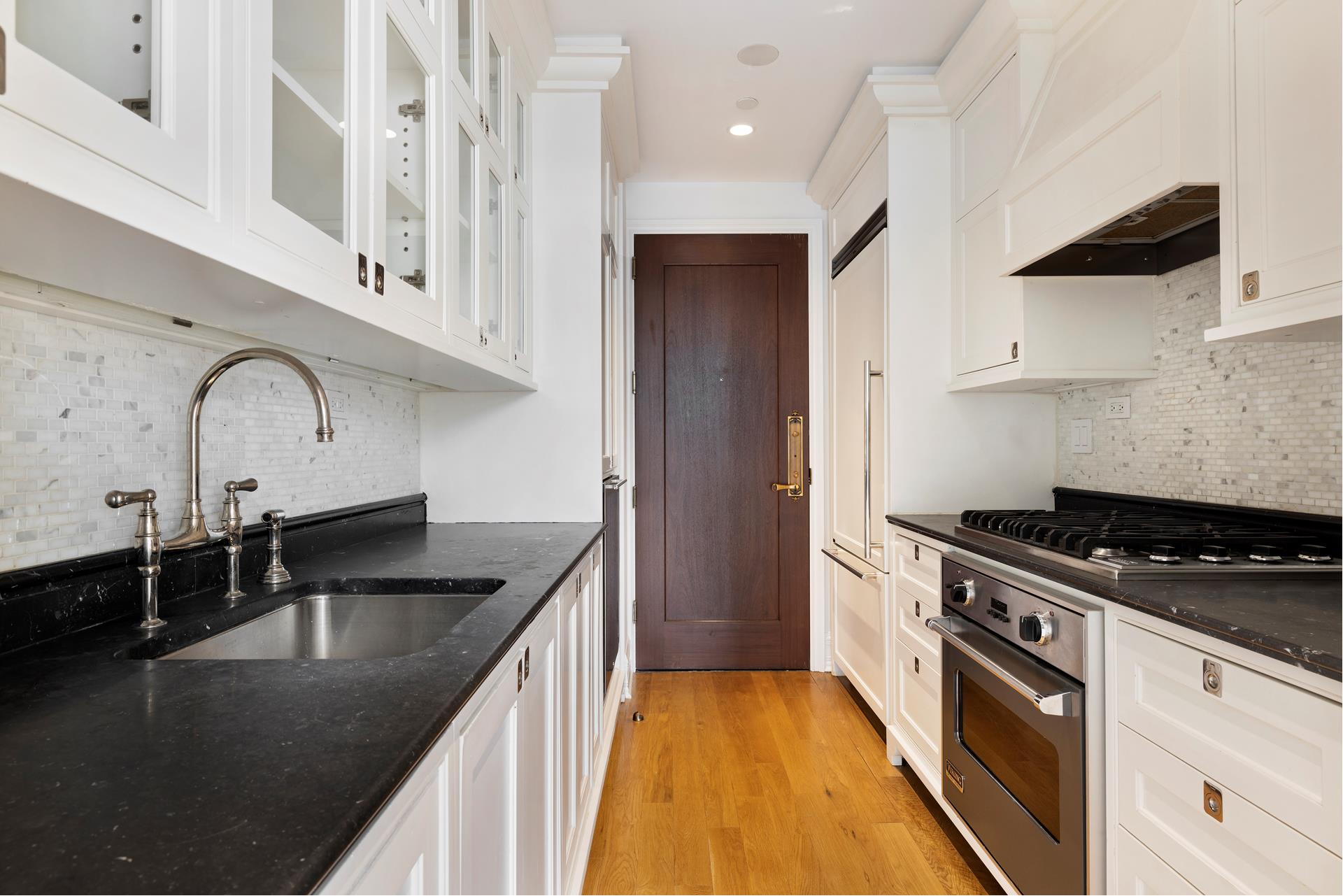 #5 photo, 1 CENTRAL Park S, マンハッタン Central Park South , NY 10019