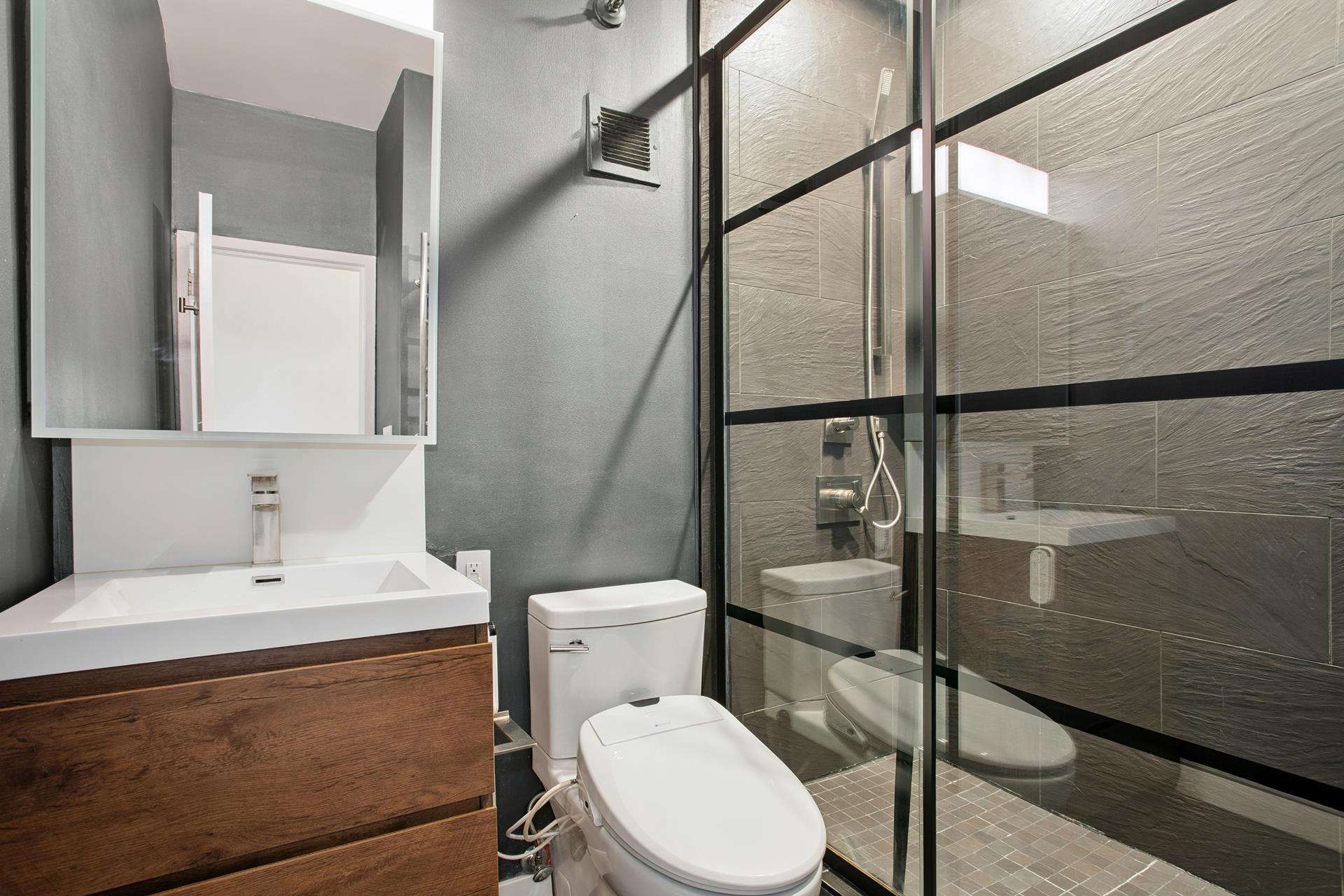 #9 photo, 77 BLEECKER Street, マンハッタン Greenwich Village , NY 10012