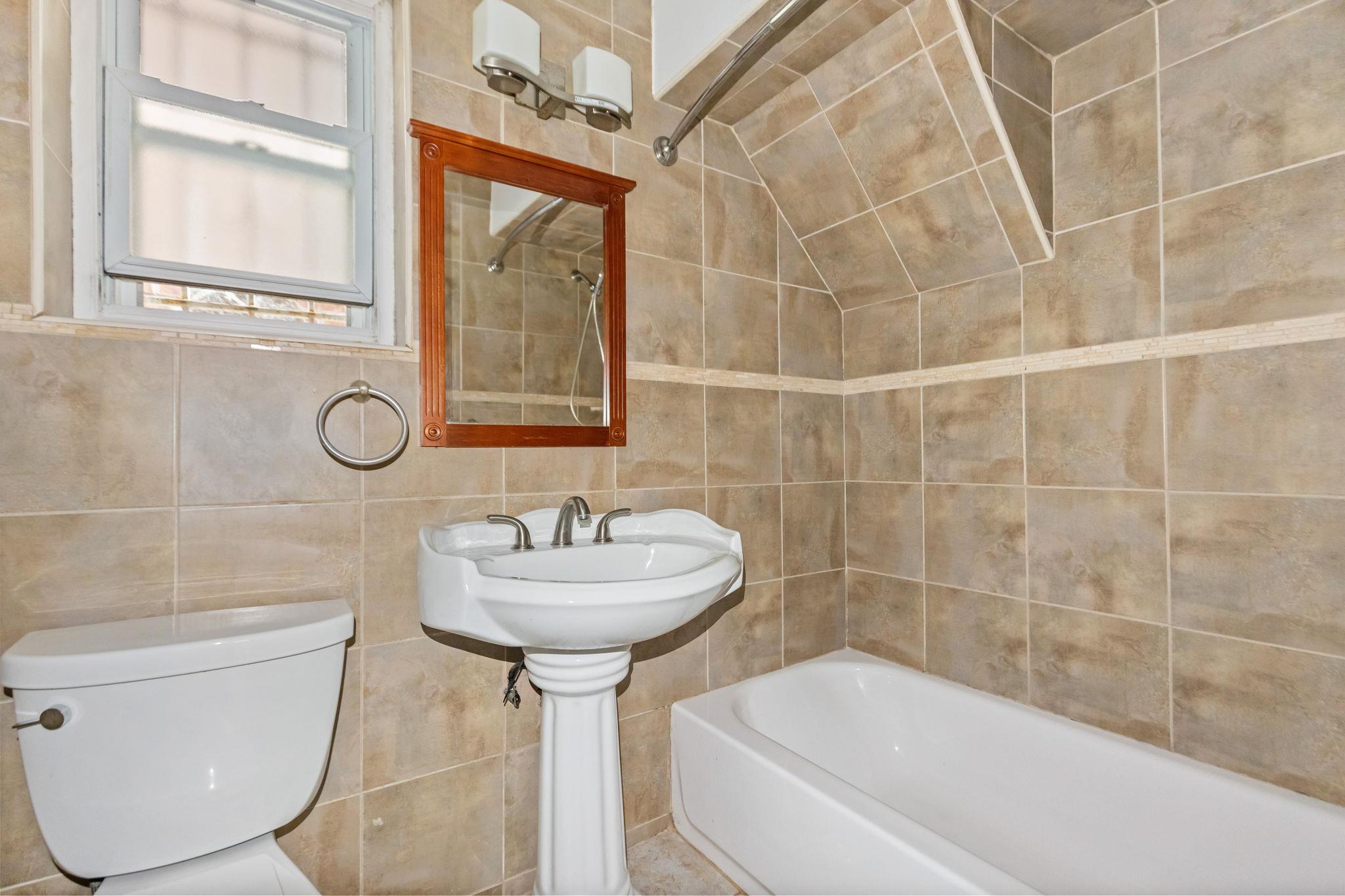 #18 photo, 2129 Muliner Avenue, 布朗士 Bronx , NY 10462