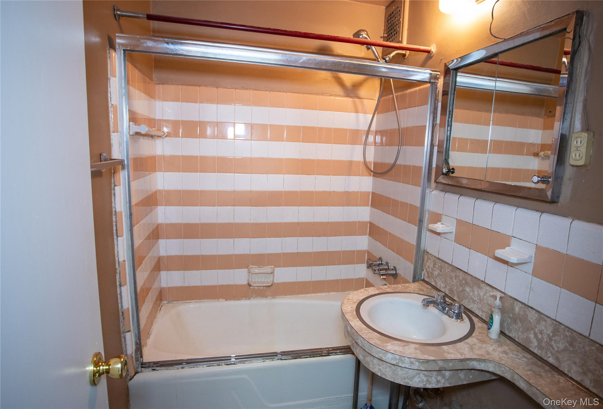 #12 photo, 1530 E 8th Street, ブルックリン区 Brooklyn , NY 11230