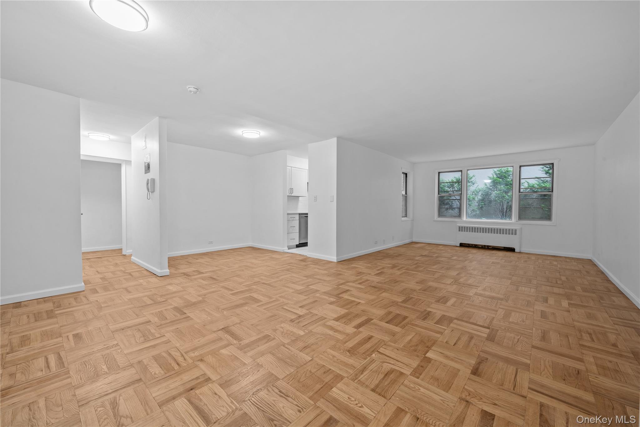 #4 photo, 3720 Independence Avenue, ブロンクス区 Bronx , NY 10463