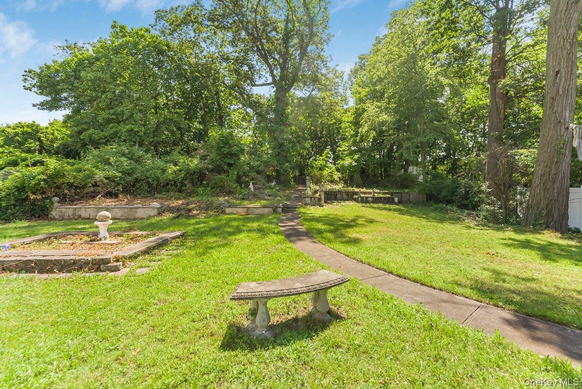 #18 photo, 60 Gramercy Avenue, 뉴욕주 Yonkers , NY 10701