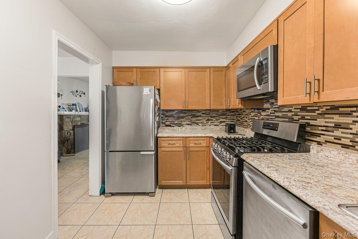 #4 photo, 60 Gramercy Avenue, 뉴욕주 Yonkers , NY 10701