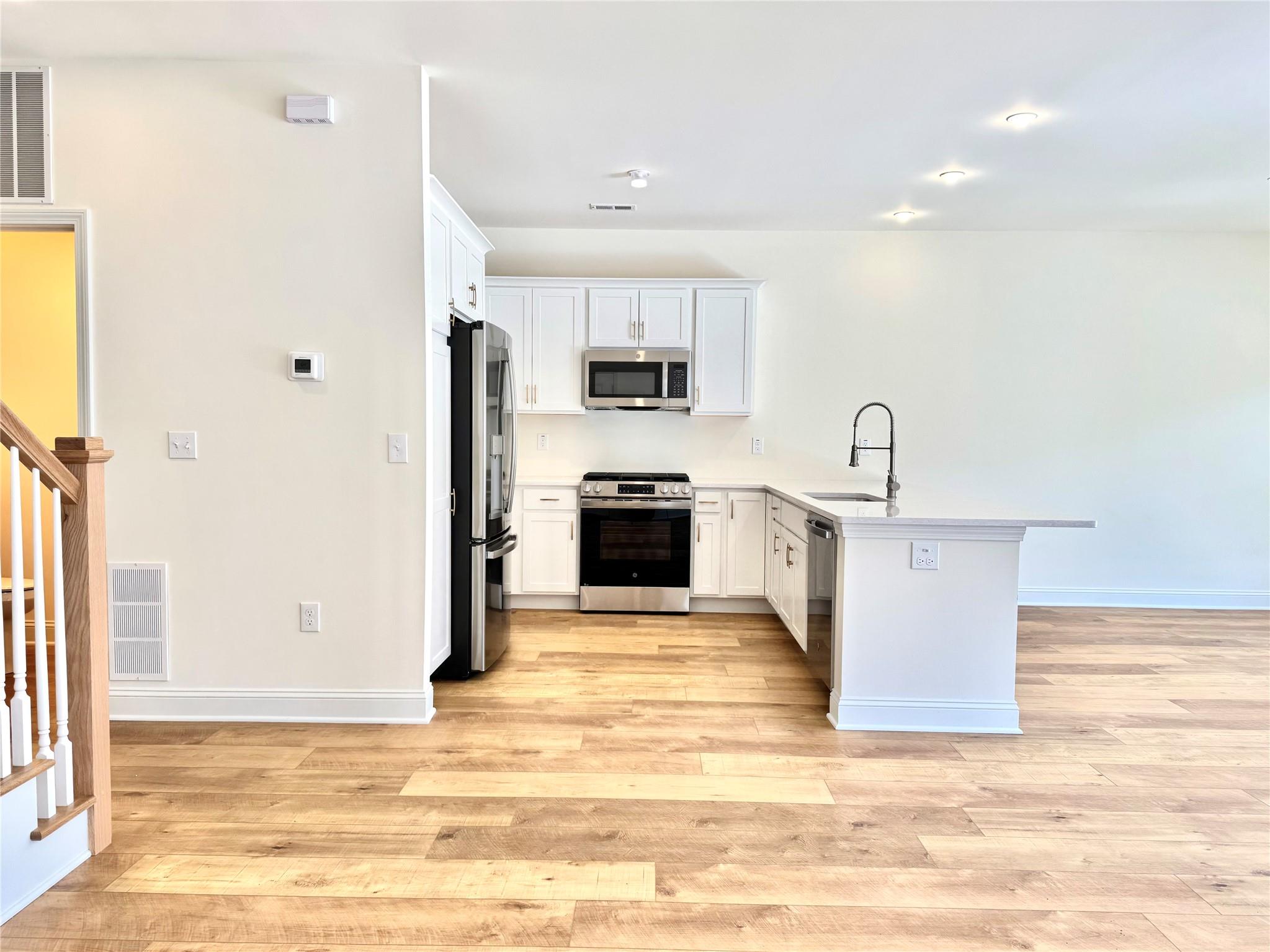 #4 photo, 32 Marina Drive, Catskill , NY 12414