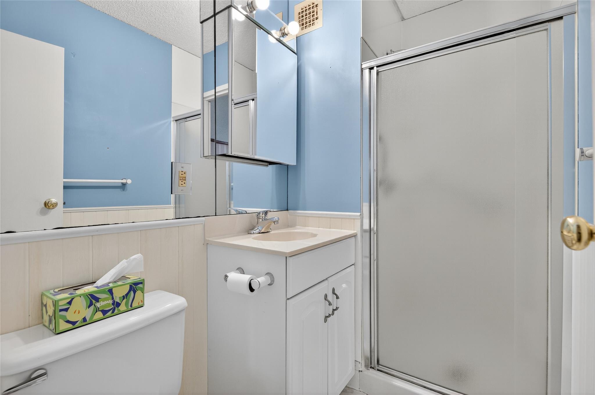 #14 photo, 175 Maple Avenue, 長島 西布雷 Westbury , NY 11590