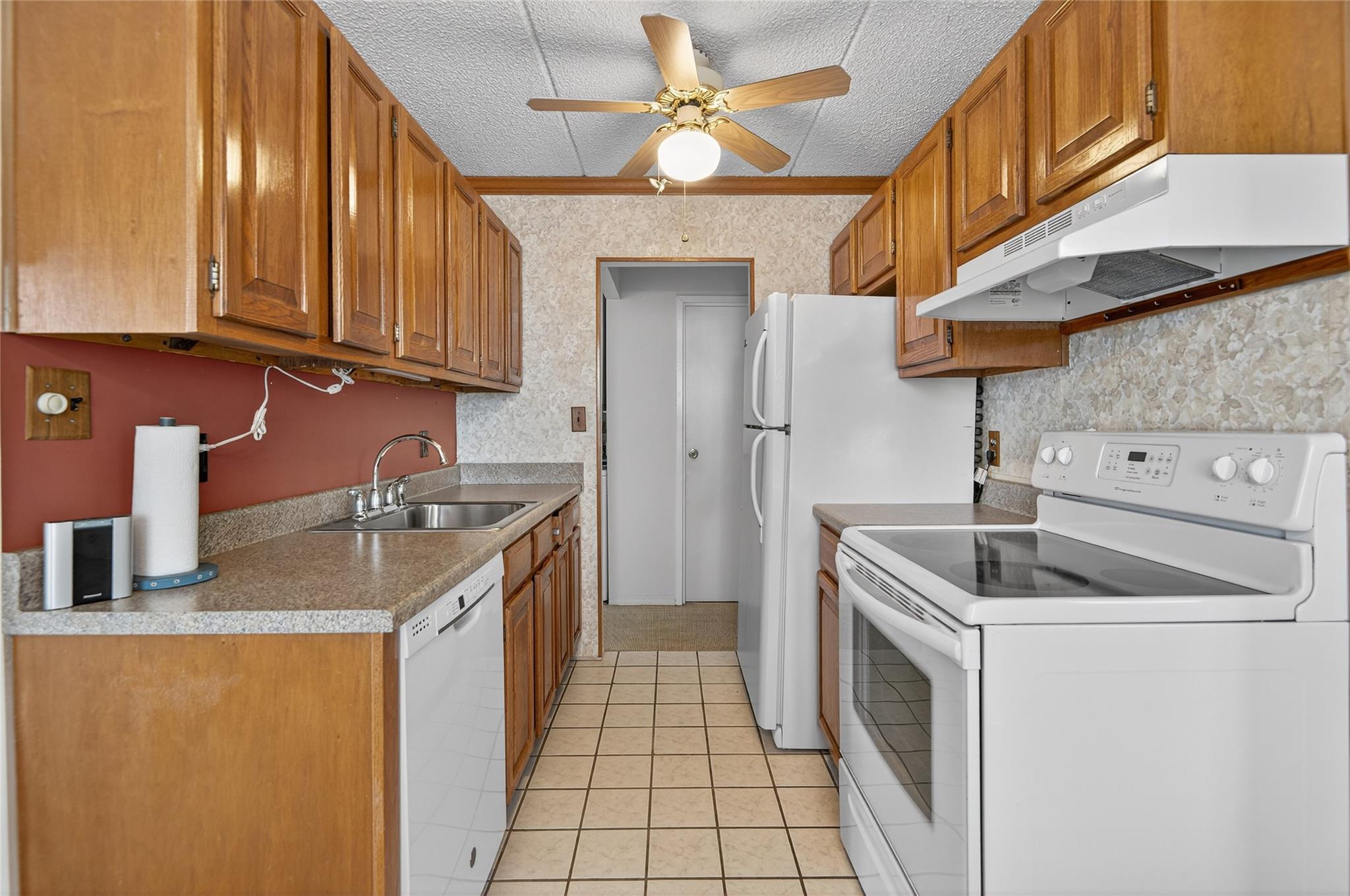 #8 photo, 175 Maple Avenue, 長島 西布雷 Westbury , NY 11590