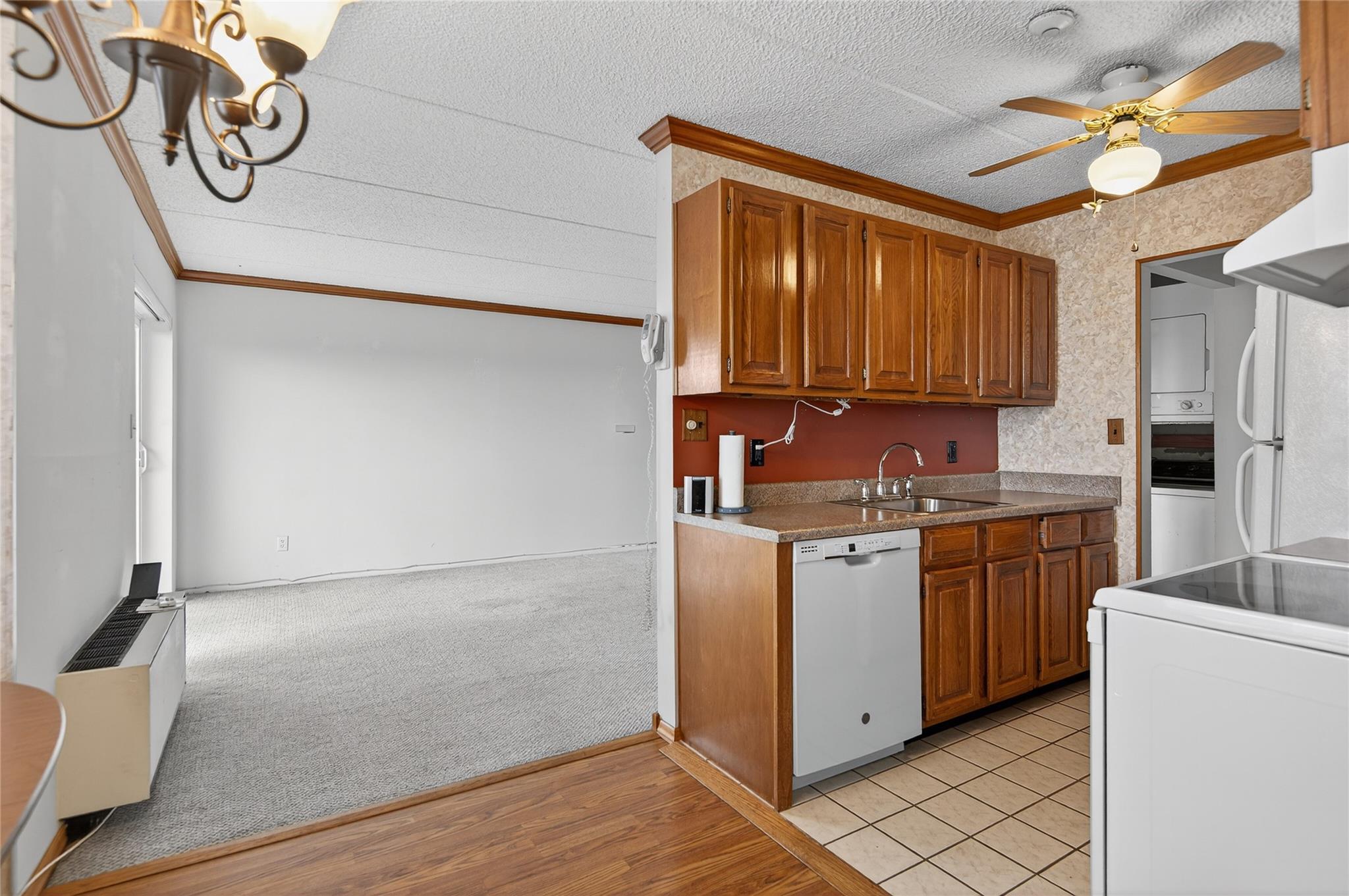 #9 photo, 175 Maple Avenue, 長島 西布雷 Westbury , NY 11590