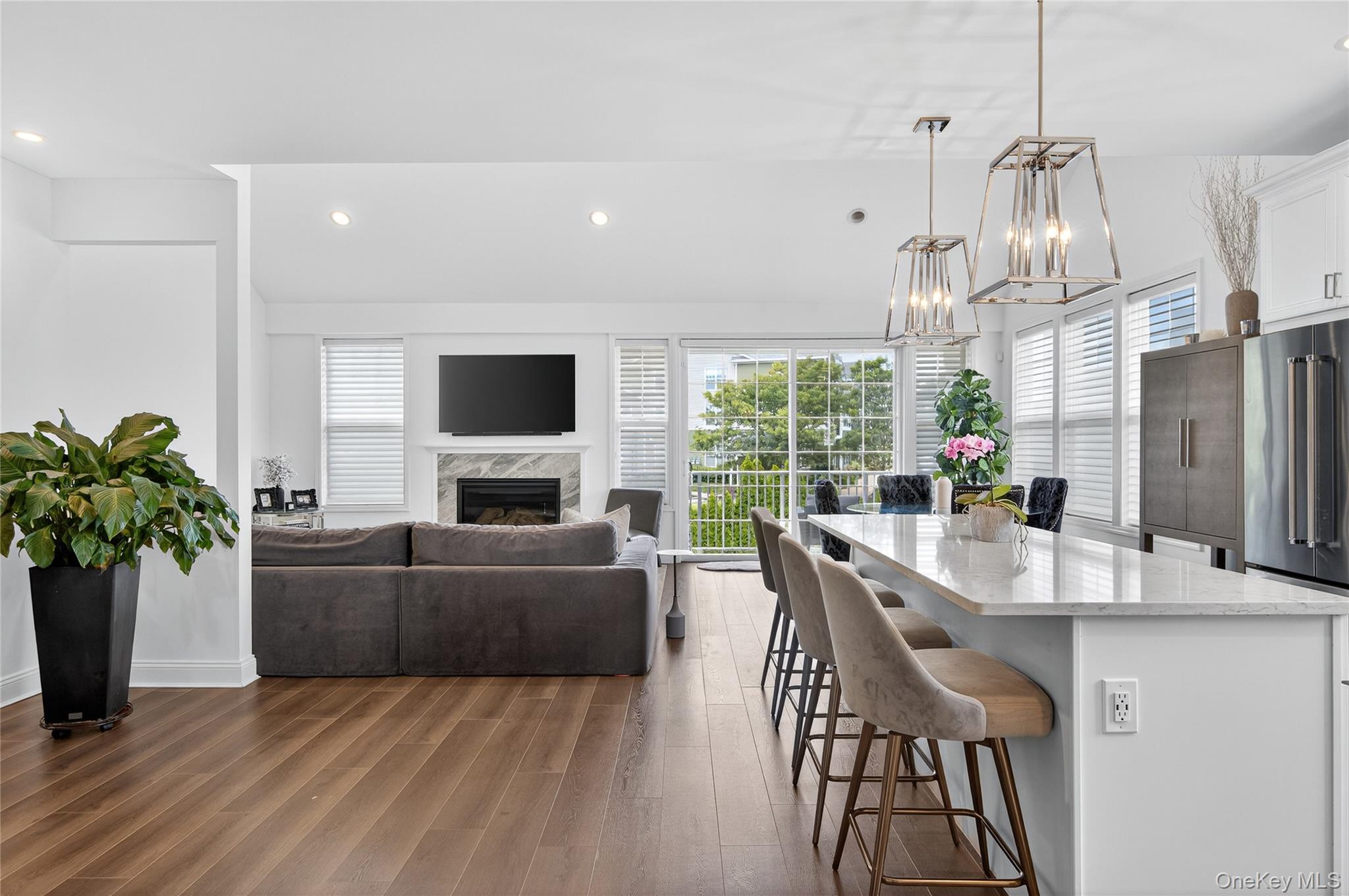 #1 photo, 2202 Townhome Way, サフォーク郡 Huntington Station , NY 11746