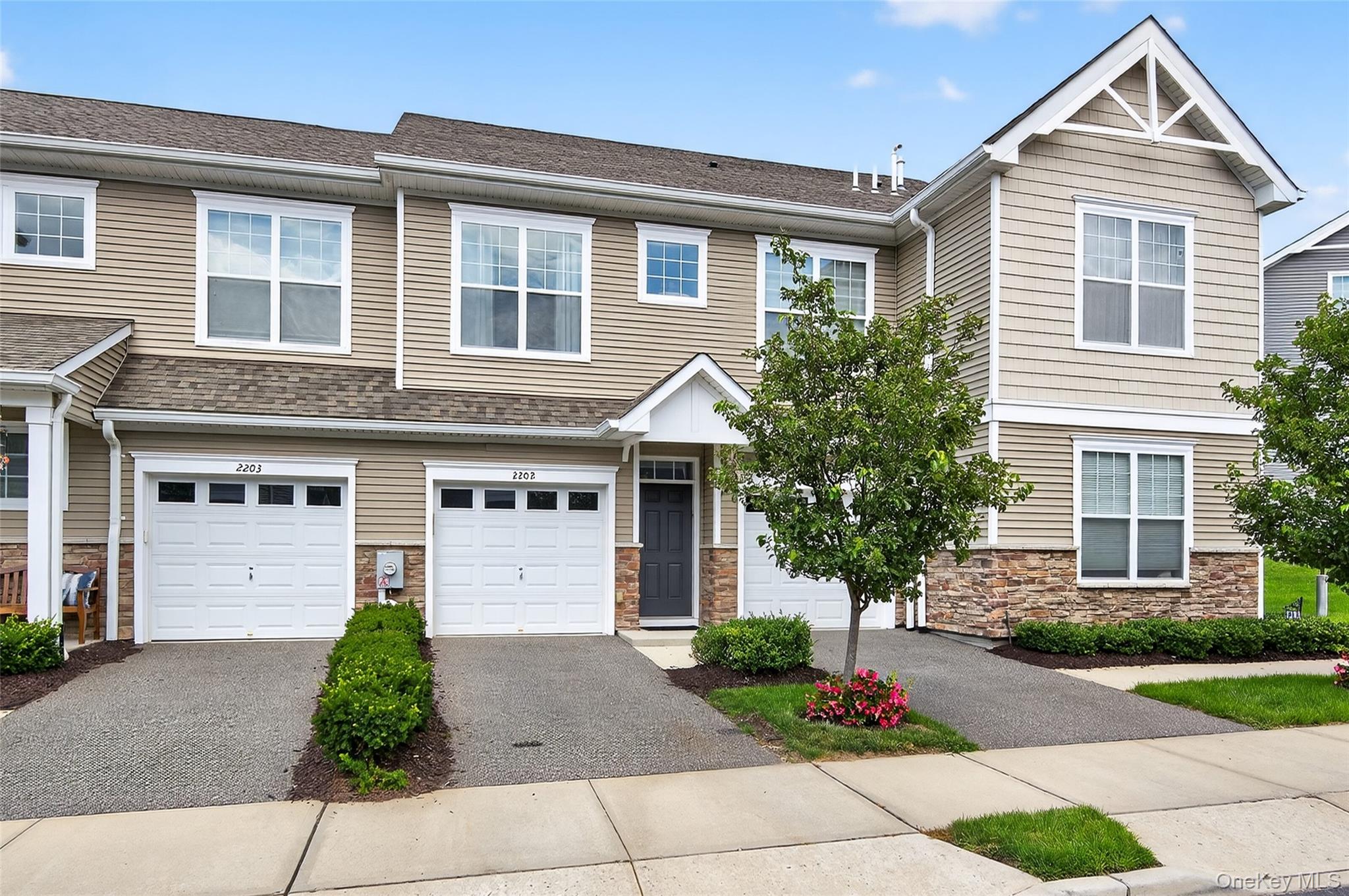 #2 photo, 2202 Townhome Way, サフォーク郡 Huntington Station , NY 11746