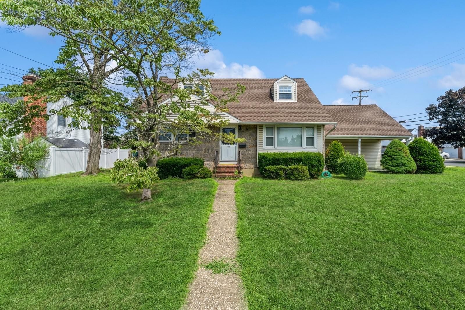 #1 photo, 106 Bregman Avenue, 长岛 New Hyde Park , NY 11040