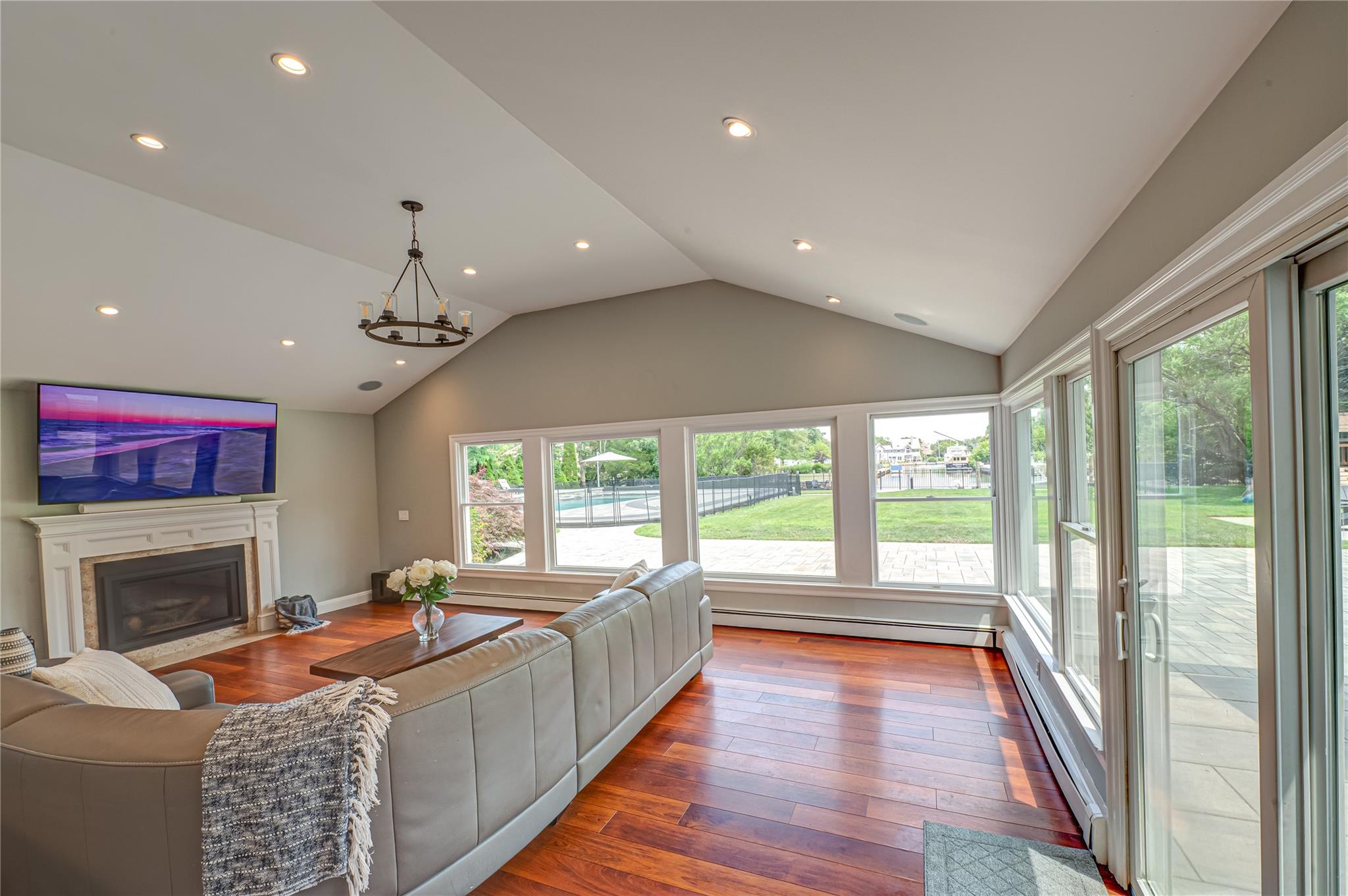 #10 photo, 82 The Helm, 東長島 东艾斯利普 East Islip , NY 11730