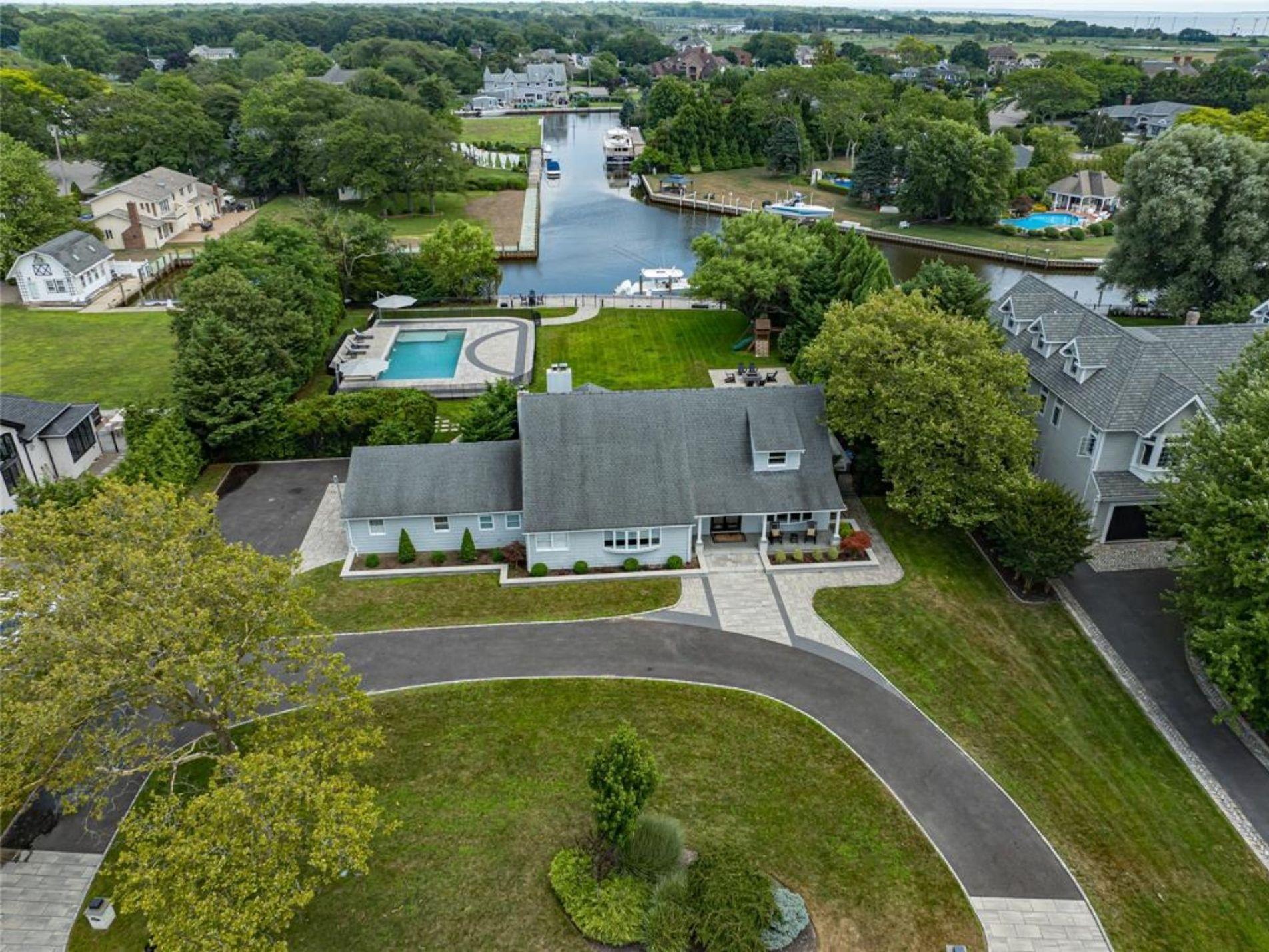 #3 photo, 82 The Helm, 東長島 东艾斯利普 East Islip , NY 11730