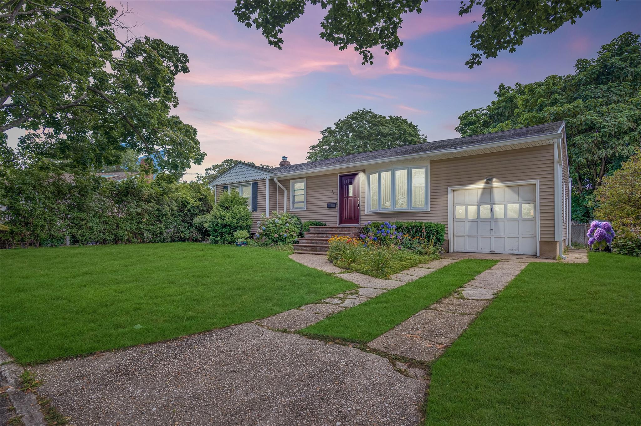 #1 photo, 35 Anna Street, Bay Shore , NY 11706