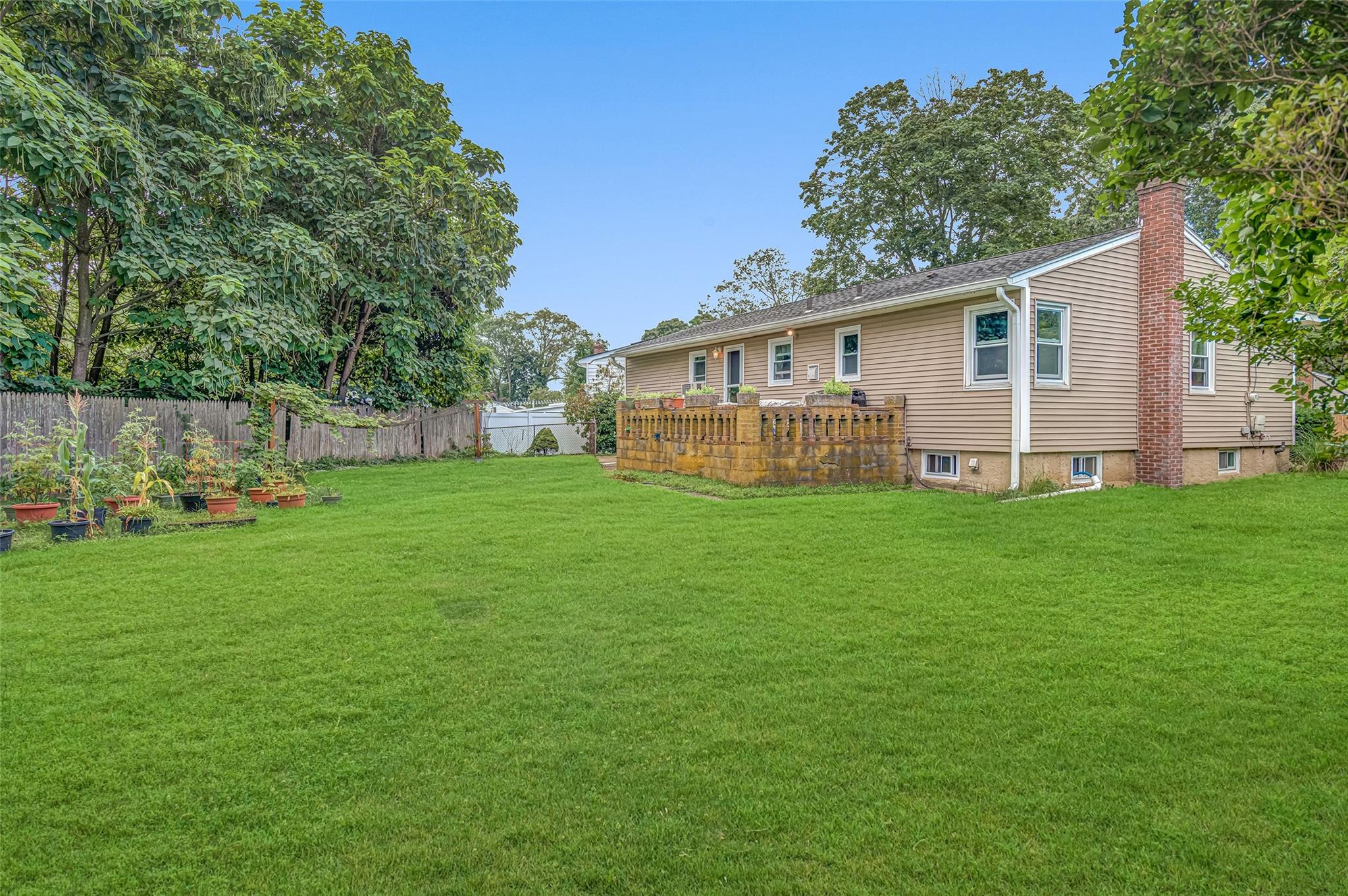 #3 photo, 35 Anna Street, Bay Shore , NY 11706