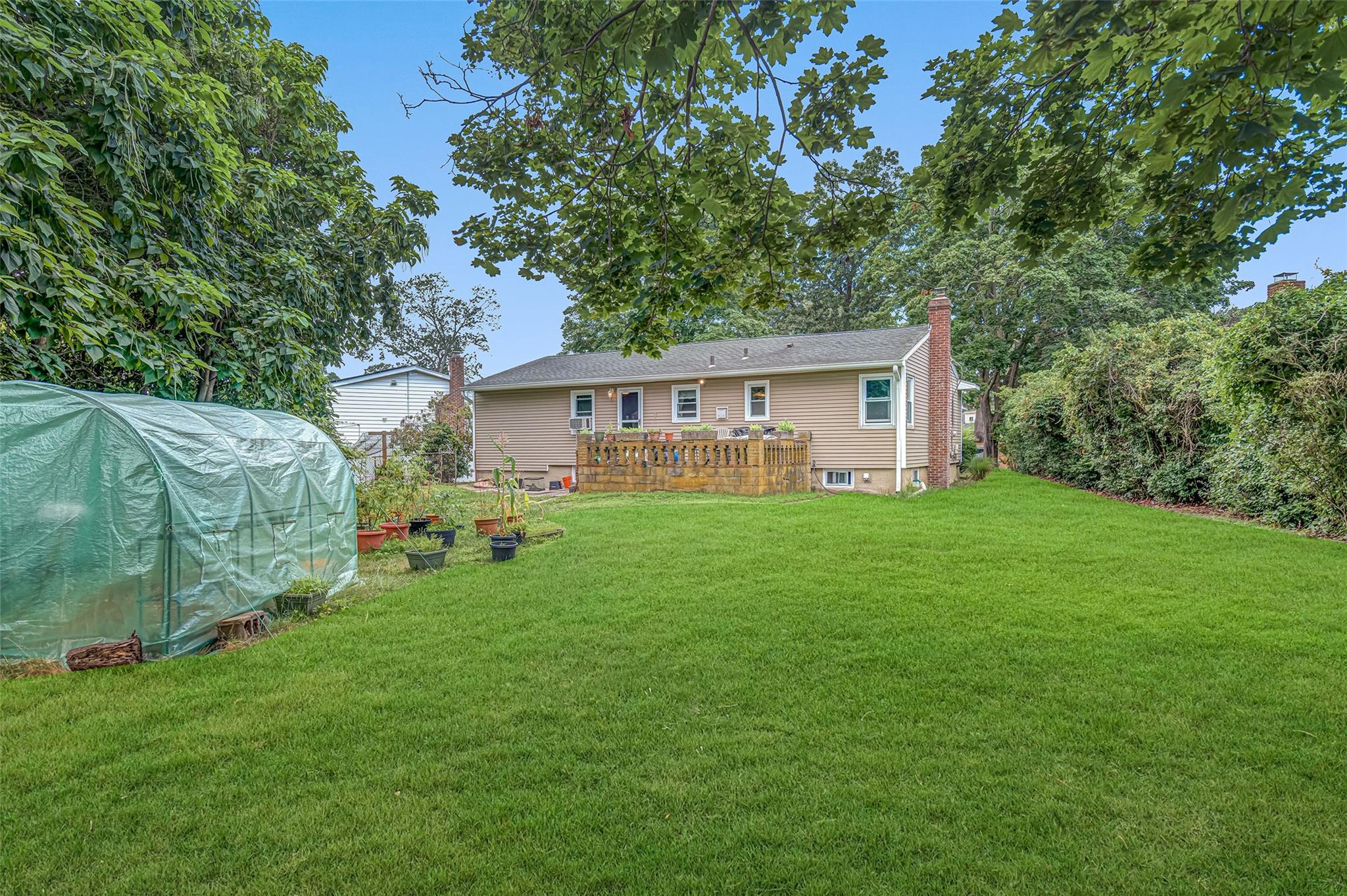 #4 photo, 35 Anna Street, Bay Shore , NY 11706