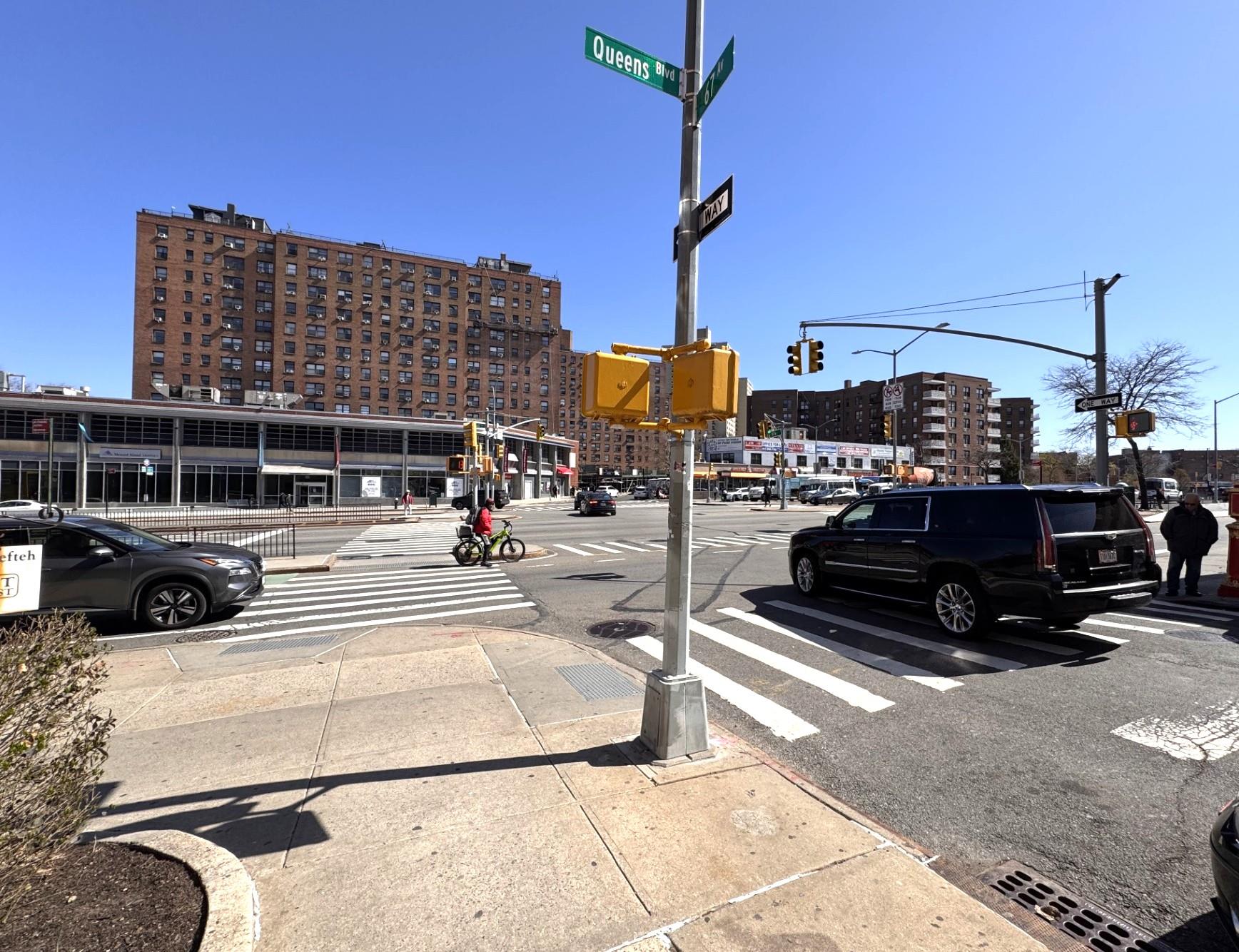 #12 photo, 98-120 Queens Boulevard, クイーンズ区 Rego Park , NY 11374