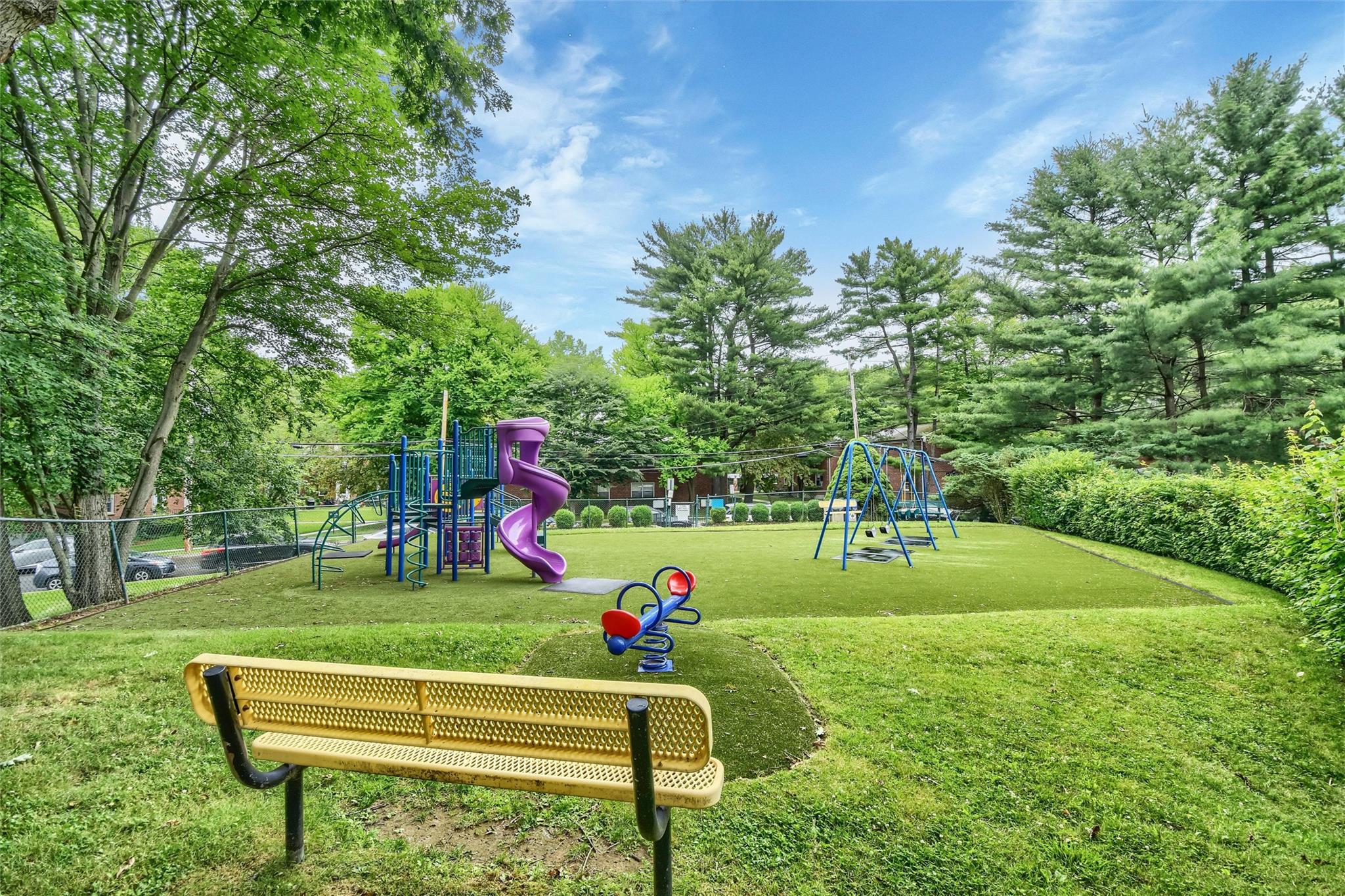 #19 photo, 33 Fieldstone Drive, Hartsdale , NY 10530