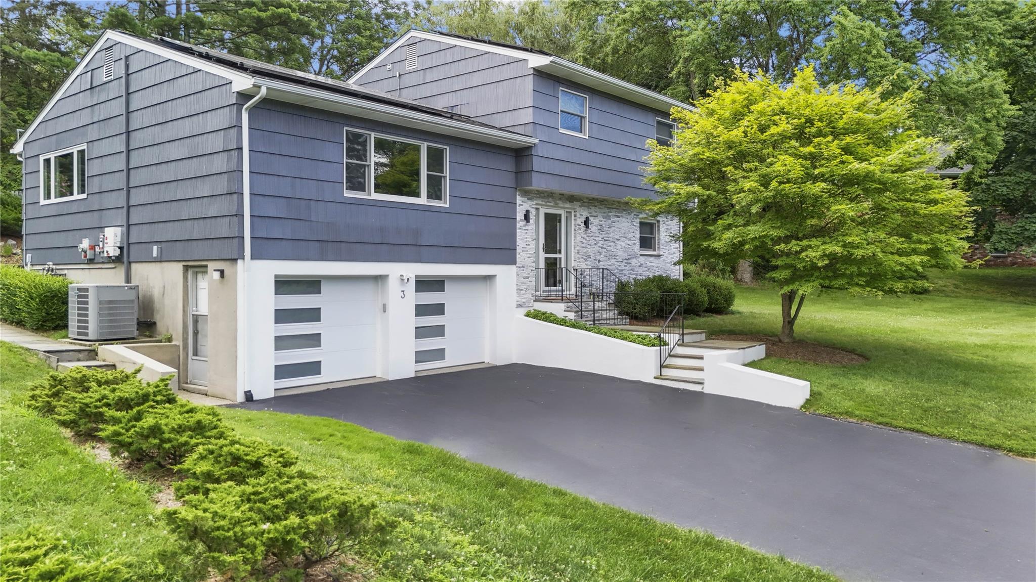 #1 photo, 3 Ivanhoe Place, Briarcliff Manor , NY 10510