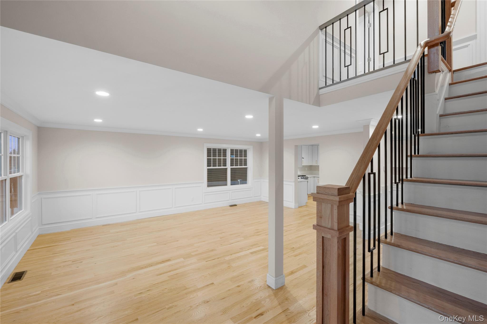 #11 photo, 335 Evans Avenue, ナッソー郡 Elmont , NY 11003