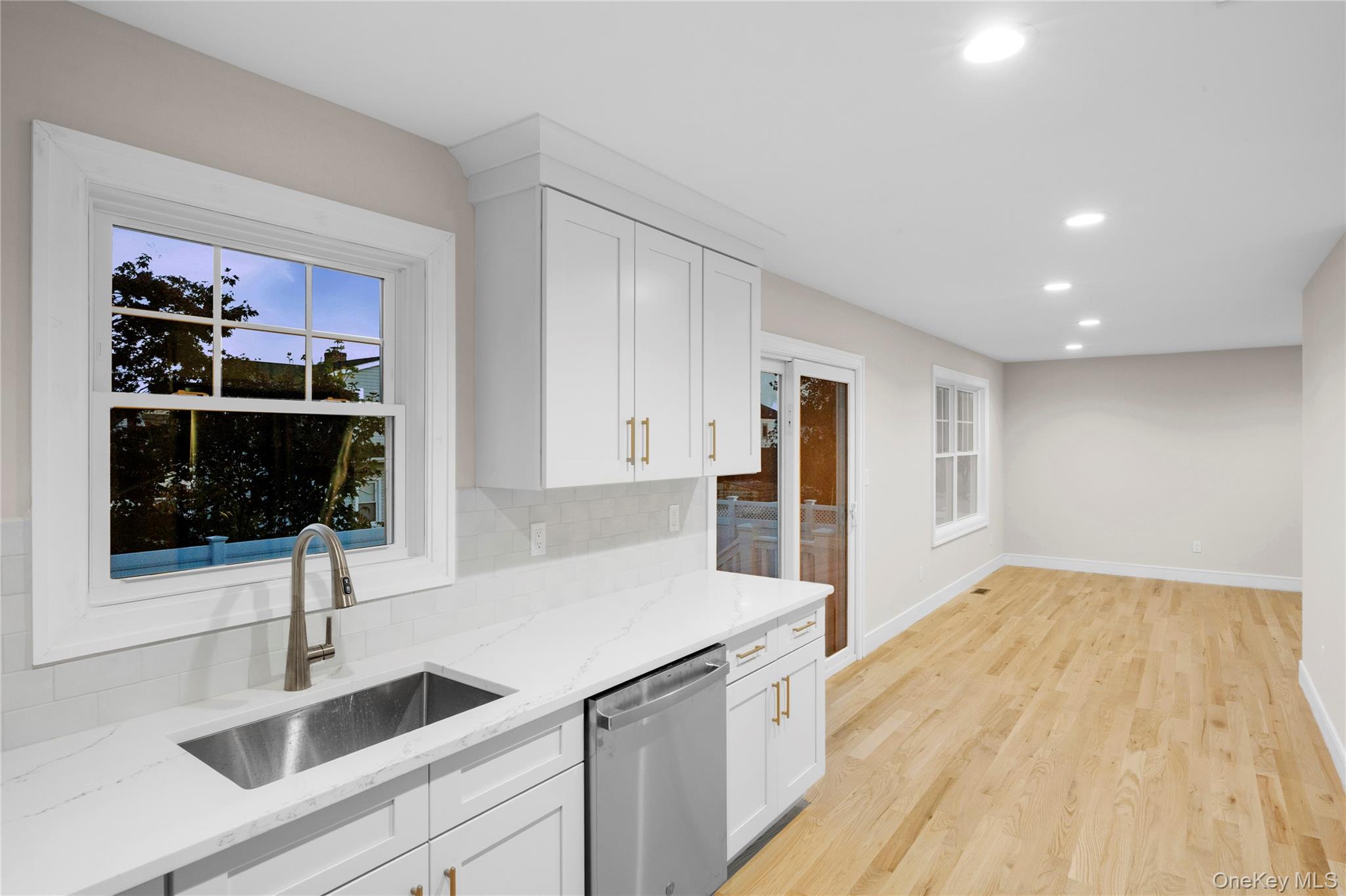 #18 photo, 335 Evans Avenue, ナッソー郡 Elmont , NY 11003