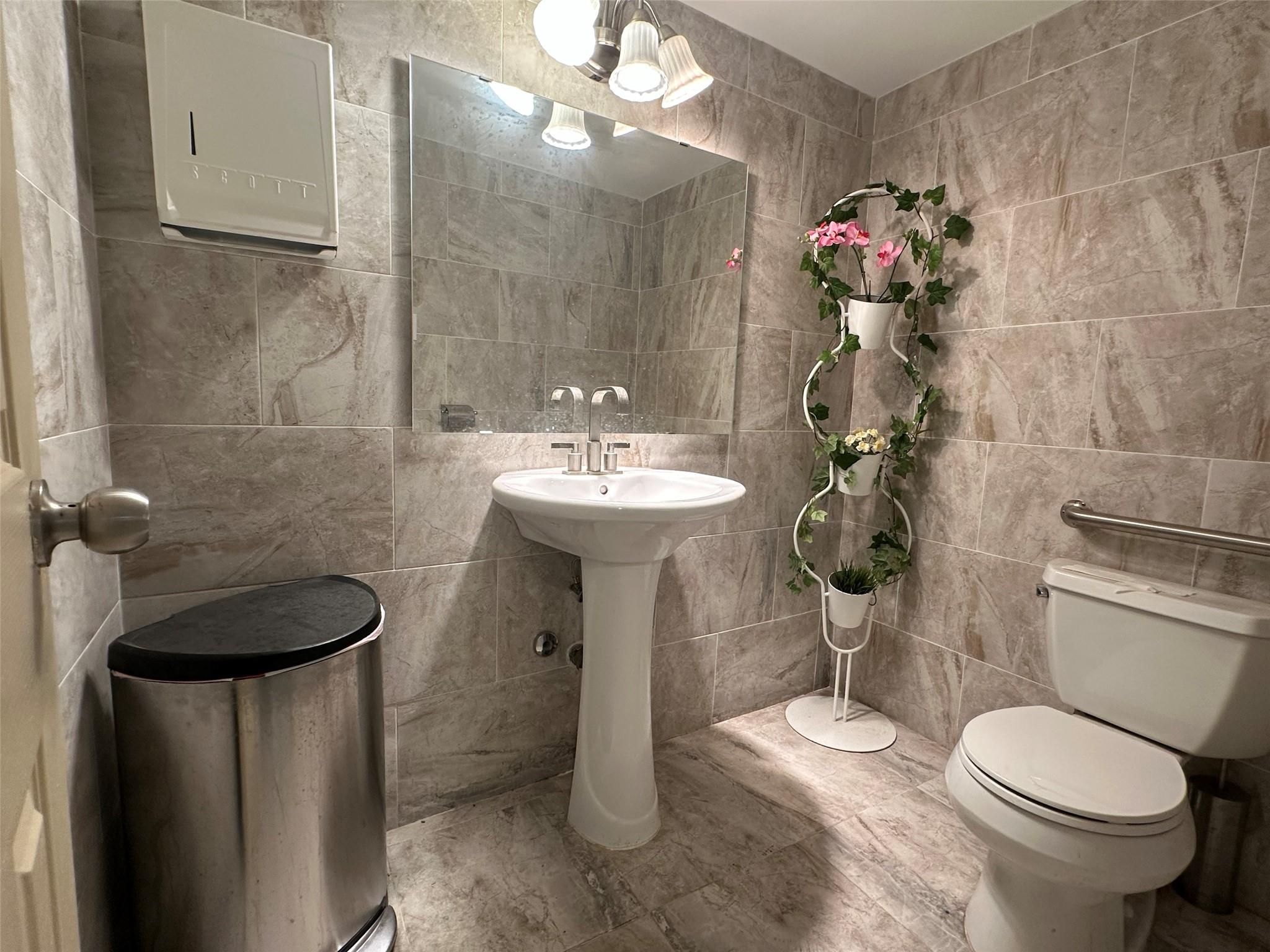 #10 photo, 21230 23rd Avenue, クイーンズ区 Bayside , NY 11360