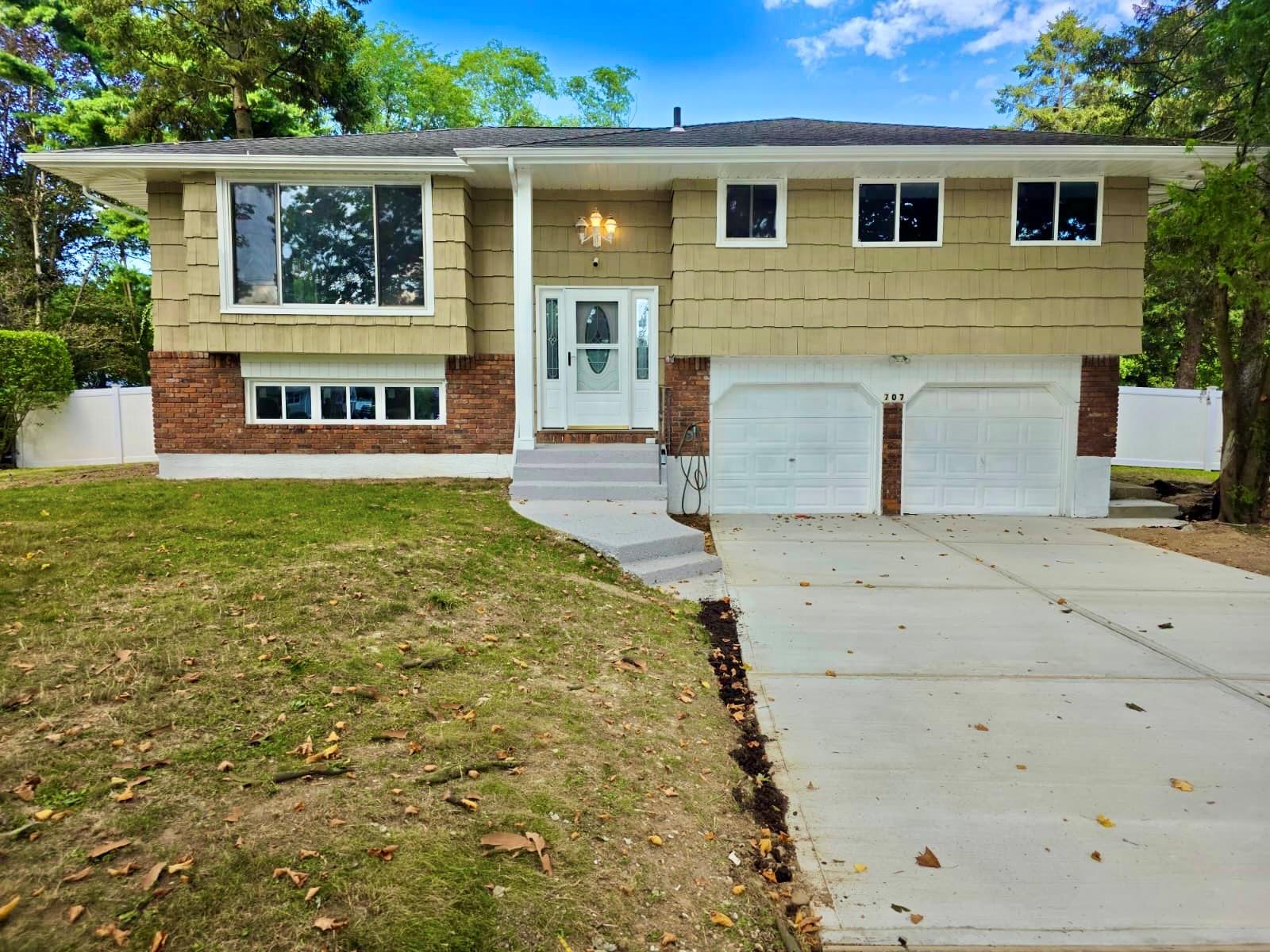 #1 photo, 707 Larkfield Road, 東長島 康马克 Commack , NY 11725