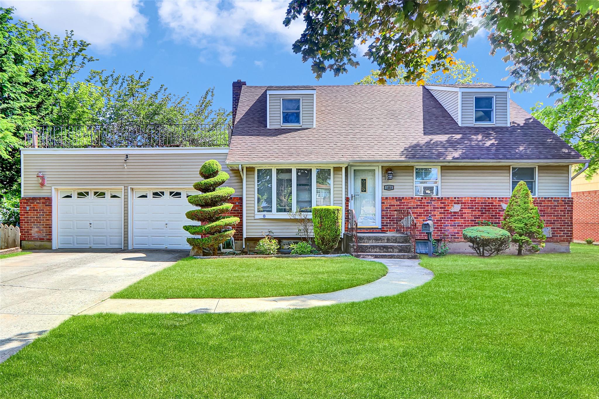 #1 photo, 181 Maple Avenue, ناسو East Meadow , NY 11554