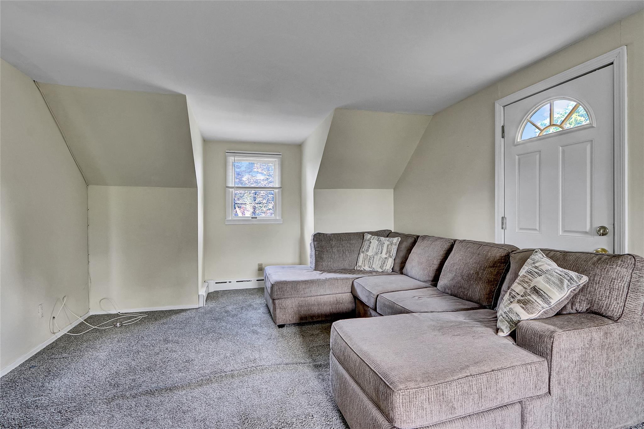 #17 photo, 181 Maple Avenue, ناسو East Meadow , NY 11554