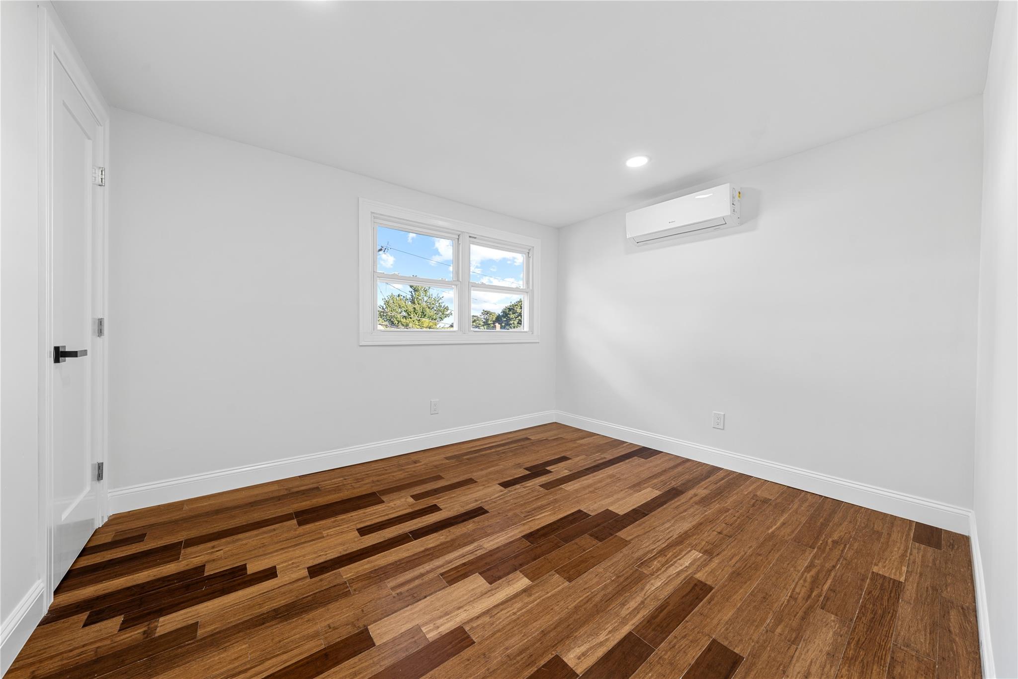 #16 photo, 92 Washington Avenue, Deer Park , NY 11729