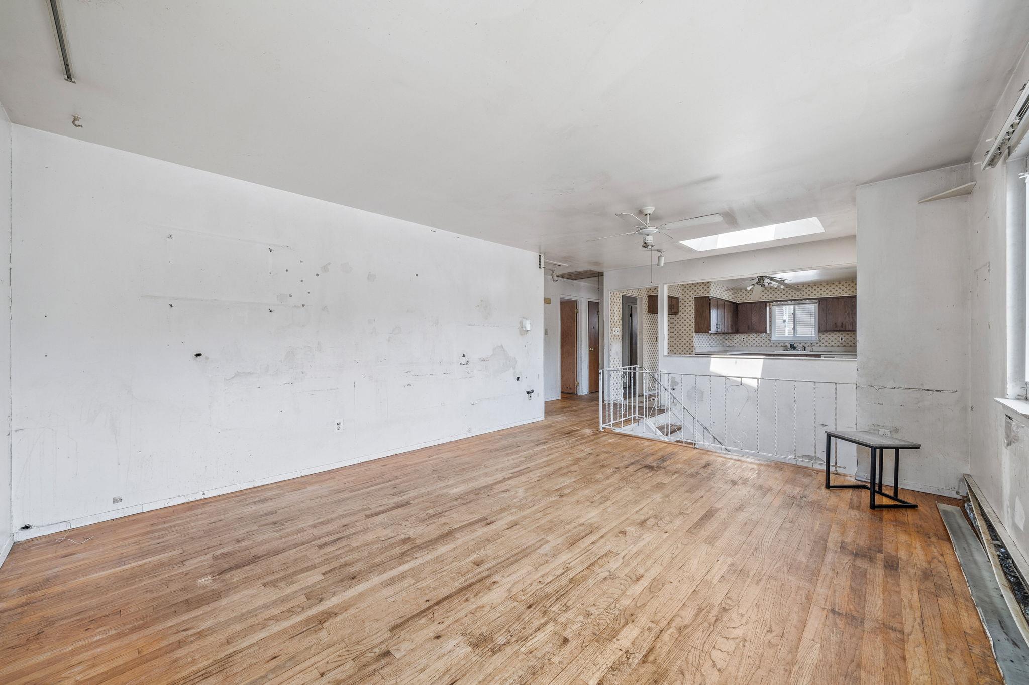 #12 photo, 2435 Great Neck Road, 東長島 Copiague , NY 11726