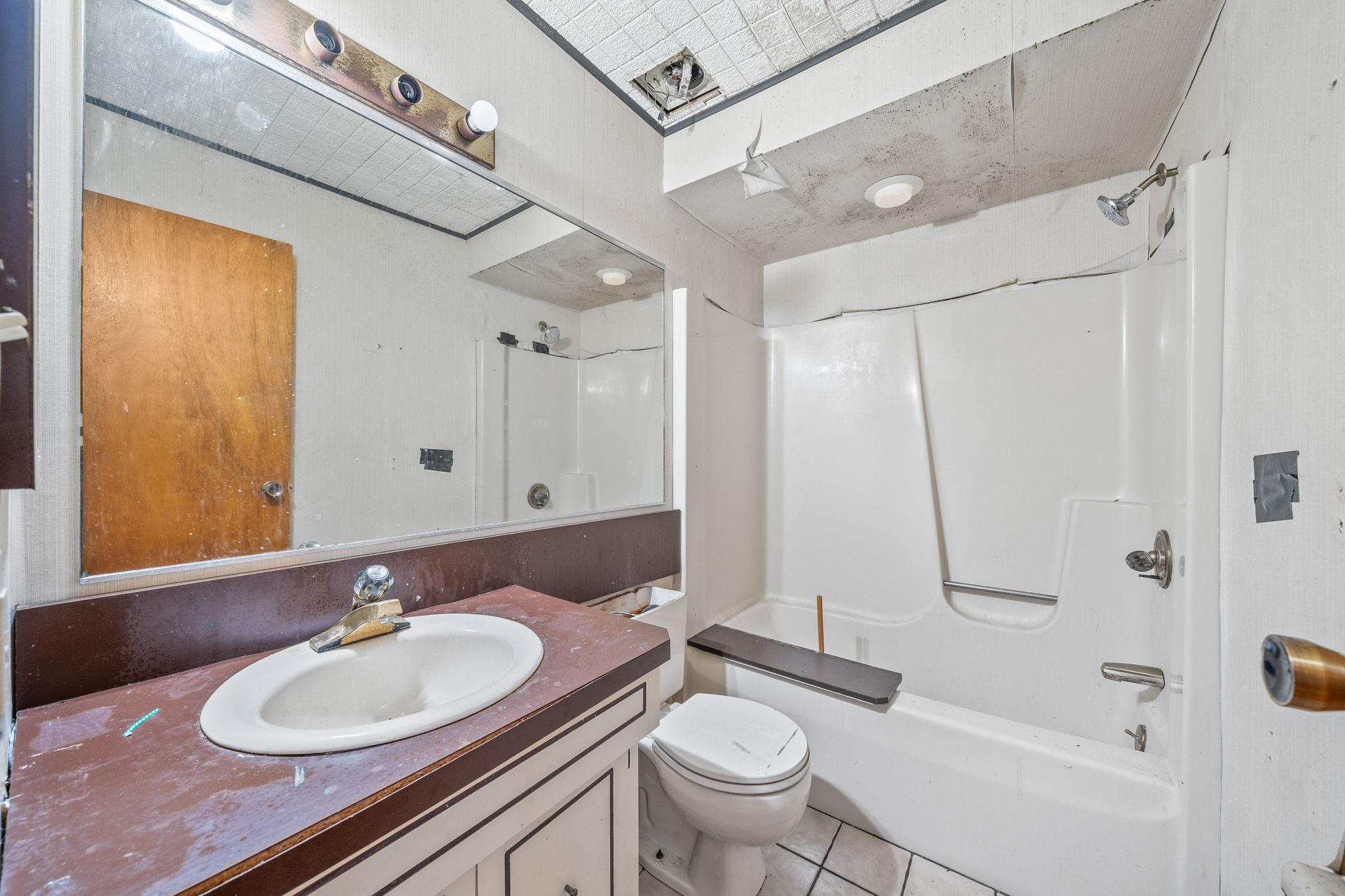 #14 photo, 2435 Great Neck Road, 東長島 Copiague , NY 11726