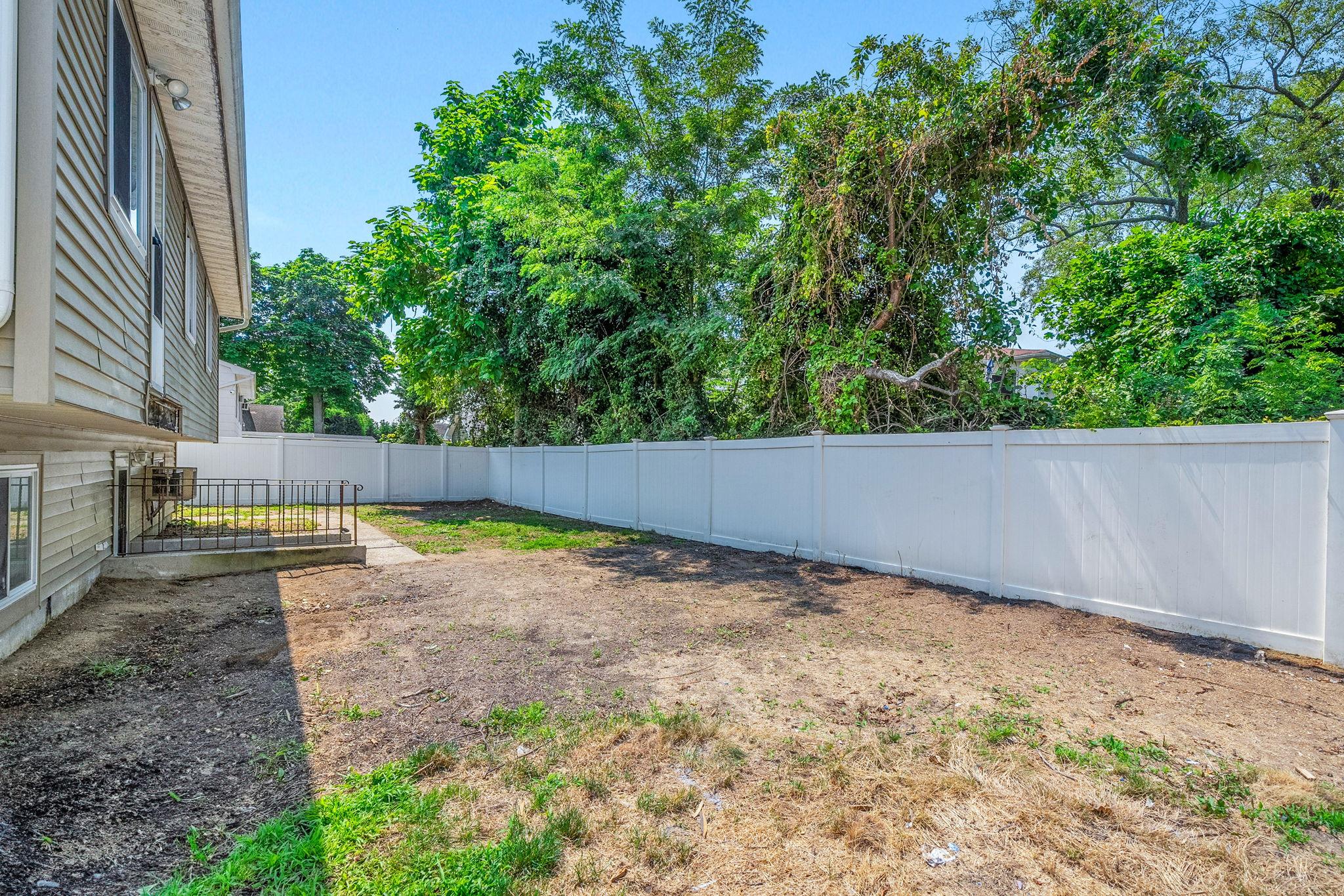 #15 photo, 2435 Great Neck Road, 東長島 Copiague , NY 11726