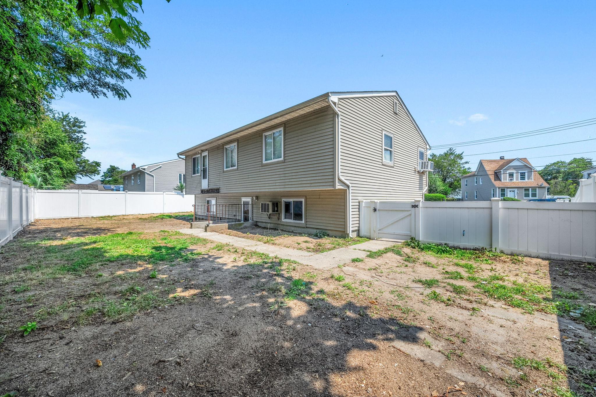 #17 photo, 2435 Great Neck Road, 東長島 Copiague , NY 11726