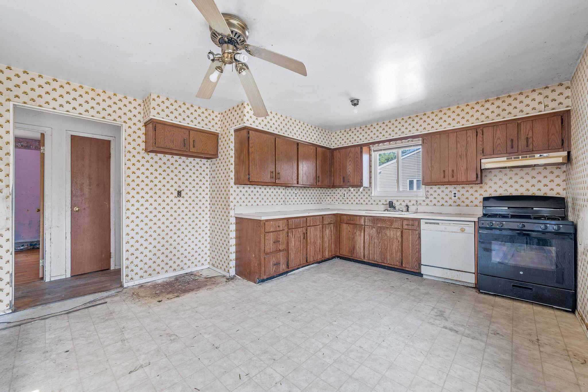 #6 photo, 2435 Great Neck Road, 東長島 Copiague , NY 11726