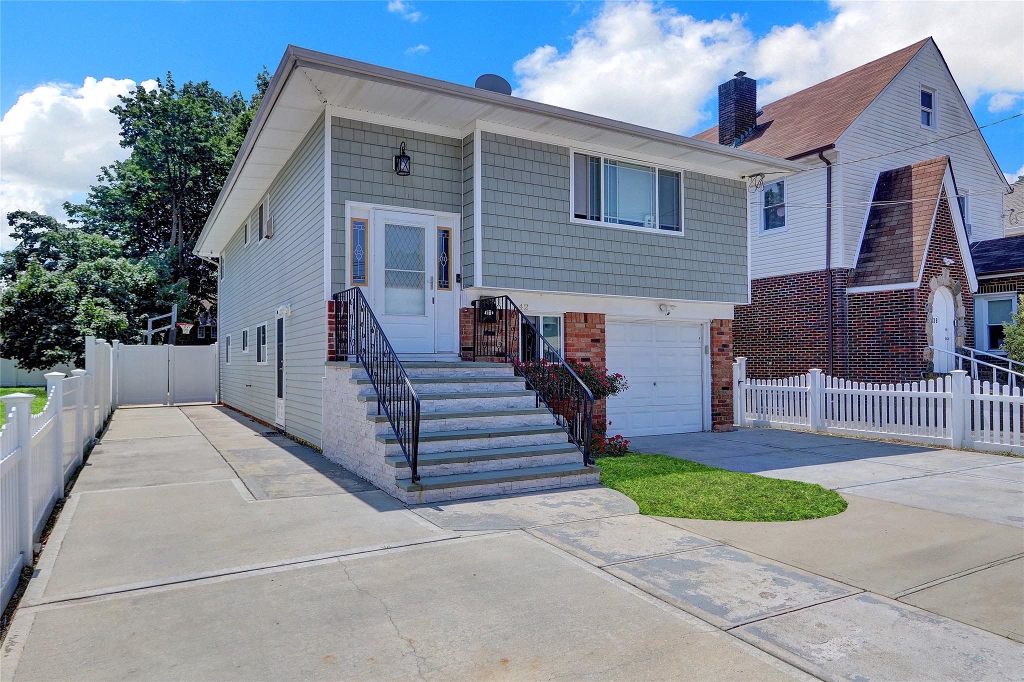 #1 photo, 42 Peters Avenue, ナッソー郡 Hempstead , NY 11550