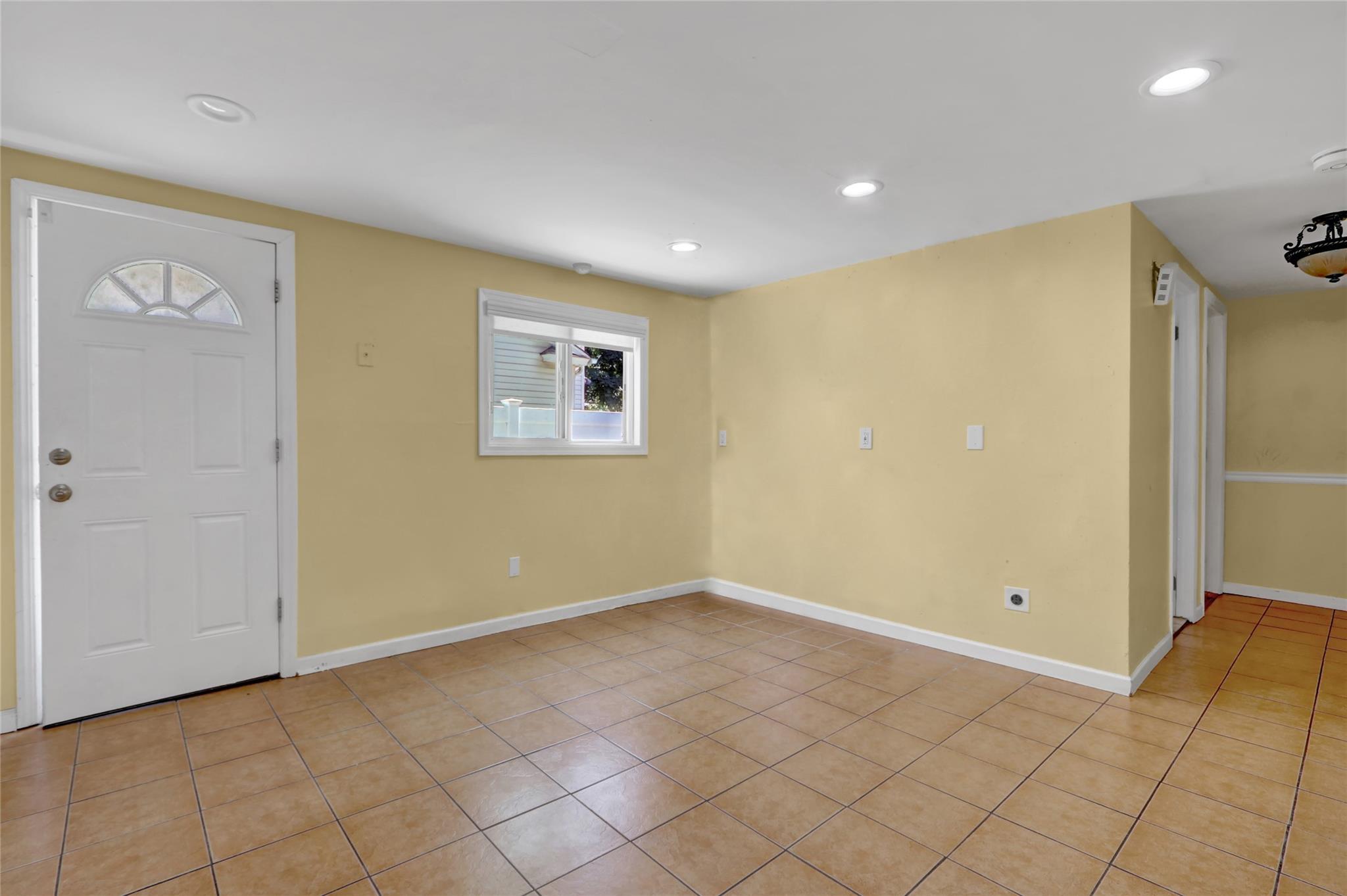 #16 photo, 42 Peters Avenue, ナッソー郡 Hempstead , NY 11550