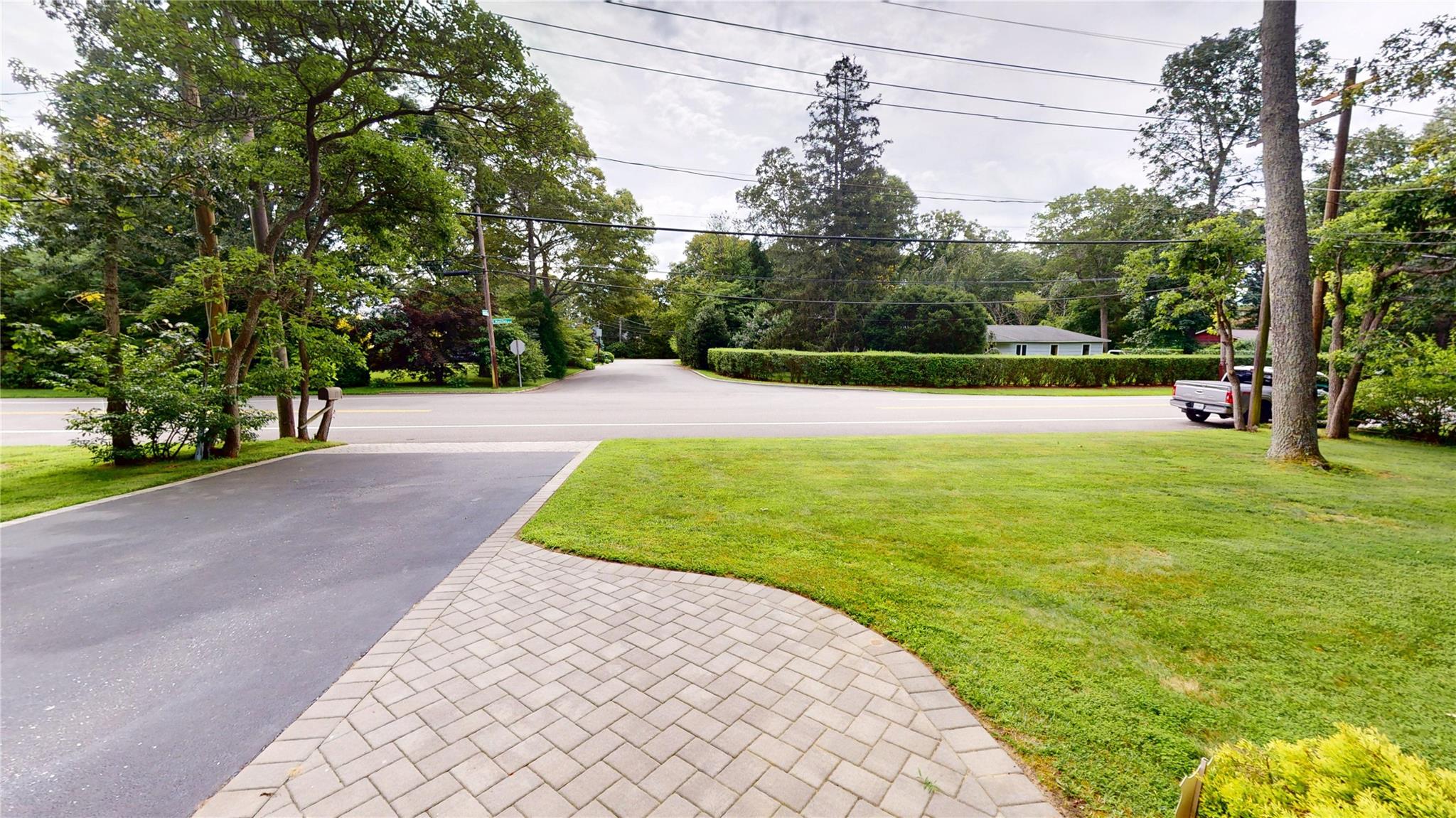 #5 photo, 17 E Moriches Boulevard, 東長島 East Moriches , NY 11940