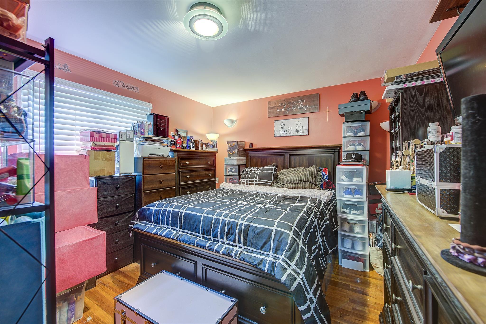 #19 photo, 57-55 244 Street, 皇后區 道格拉斯頓 Douglaston , NY 11362